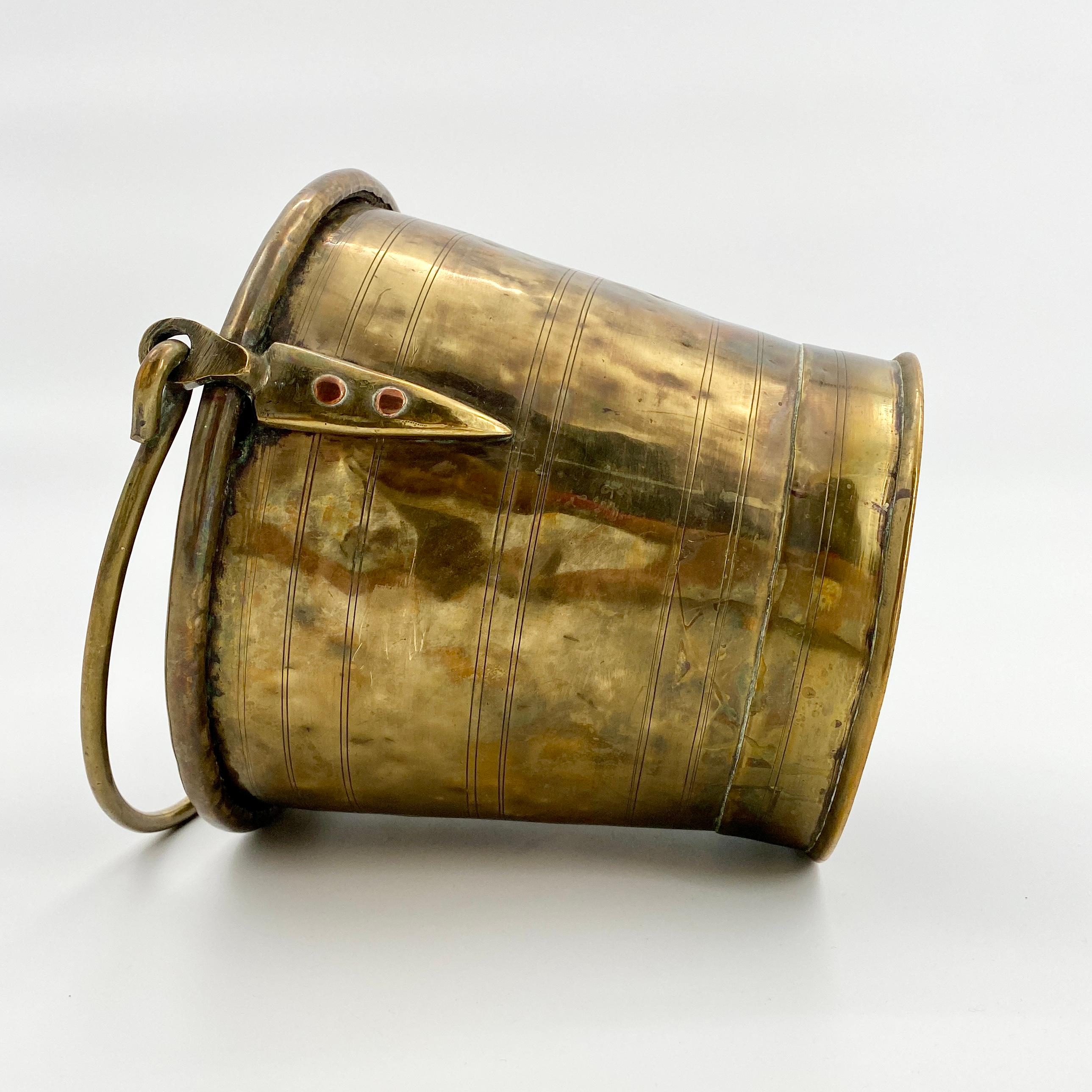 Antique Scandinavian Coal or Fireplace Bucket in Brass, Circa 1810 4