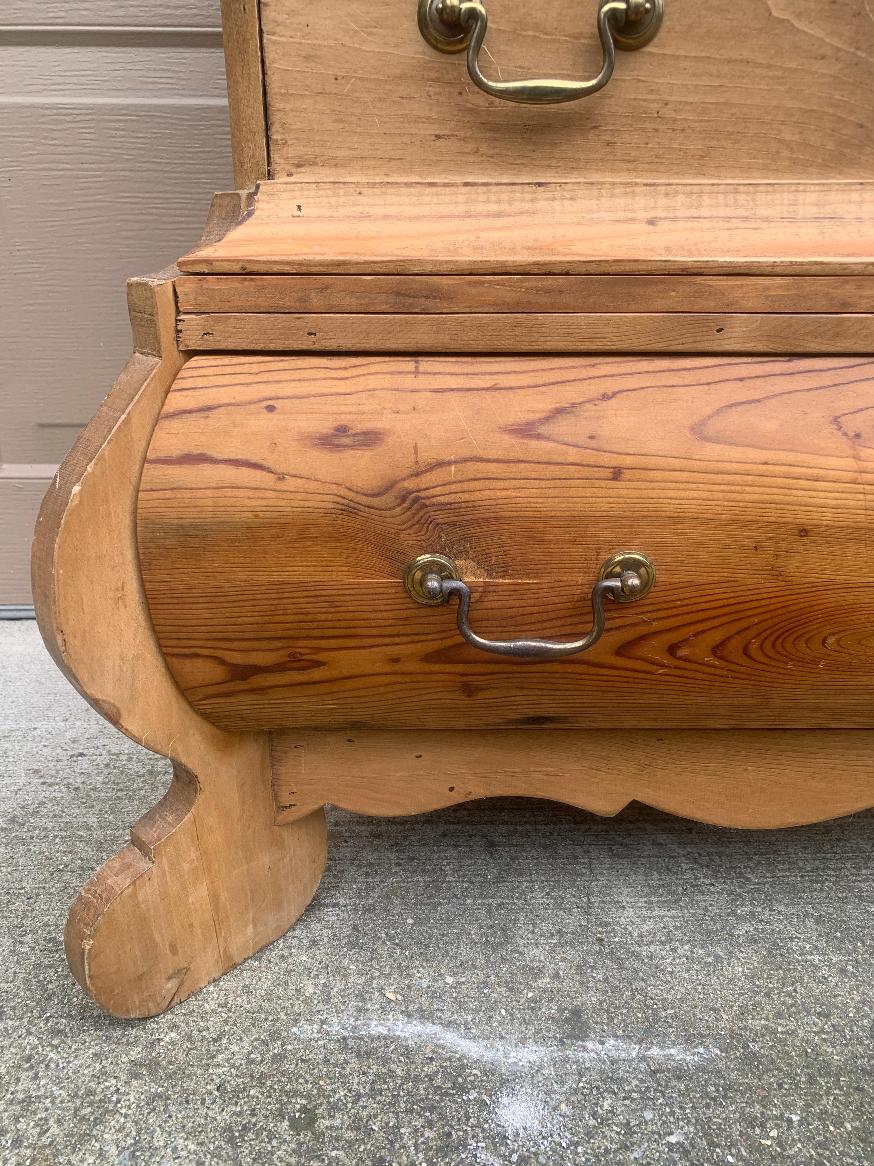 Antique Scandinavian Pine Bombay Chest of Drawers, Early 20th Century For Sale 8