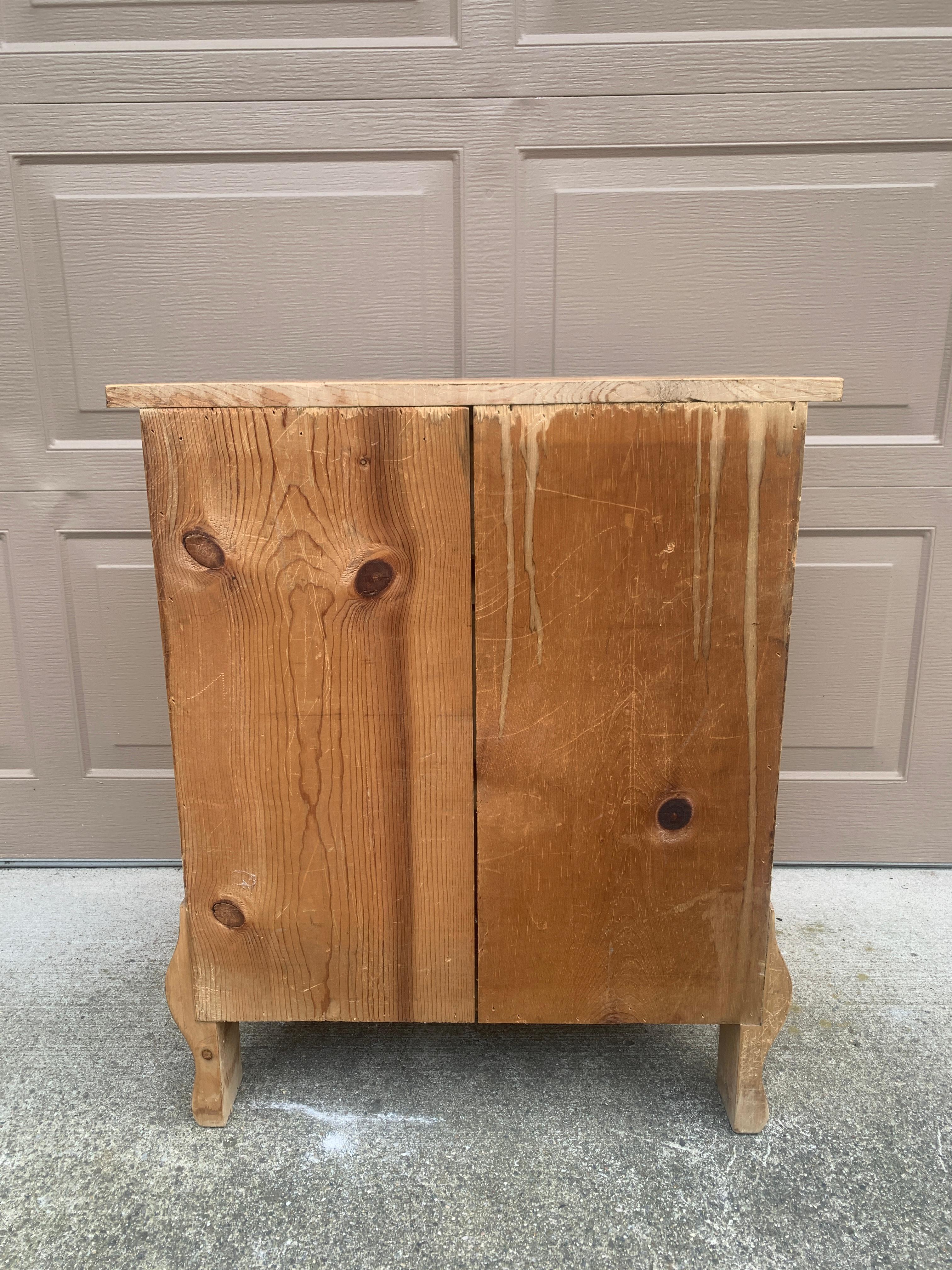 Antique Scandinavian Pine Bombay Chest of Drawers, Early 20th Century For Sale 10