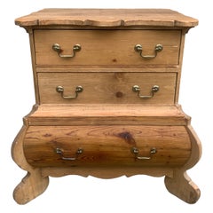 Commodes and Chests of Drawers