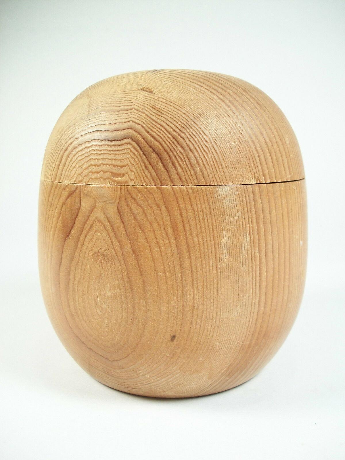 Hand-Crafted Antique Scandinavian Pine Canister, Treen Ware, Early 20th Century For Sale