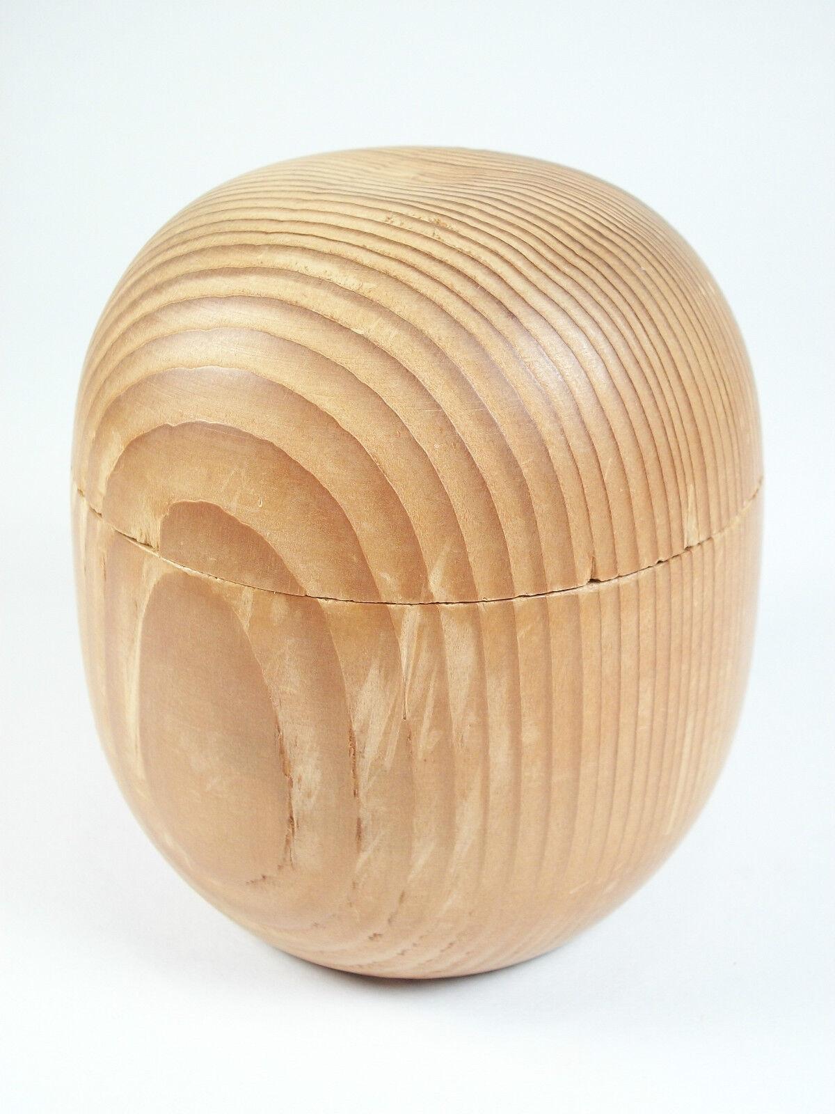 Antique Scandinavian Pine Canister, Treen Ware, Early 20th Century For Sale 1