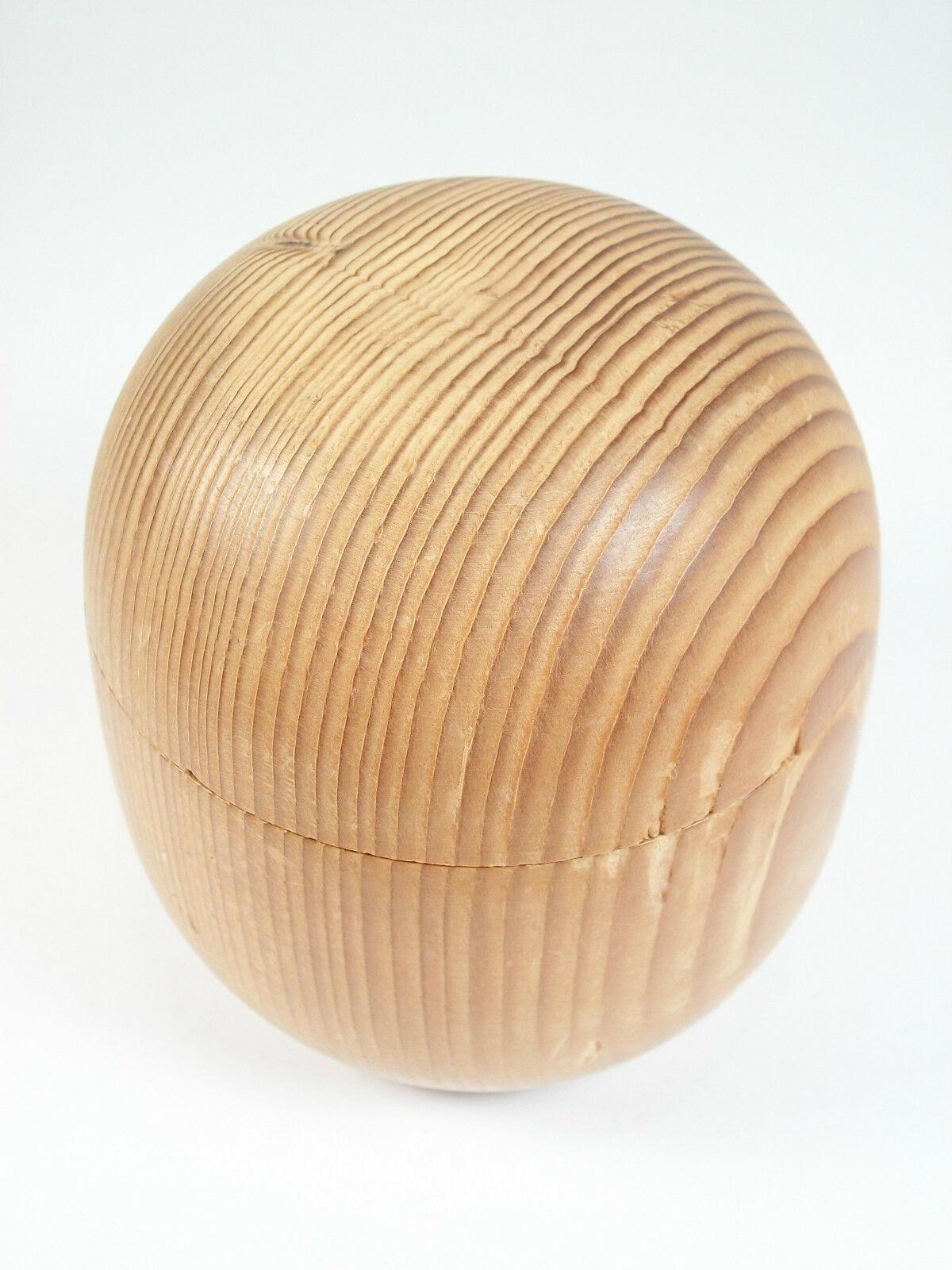 Antique Scandinavian Pine Canister, Treen Ware, Early 20th Century For Sale 2