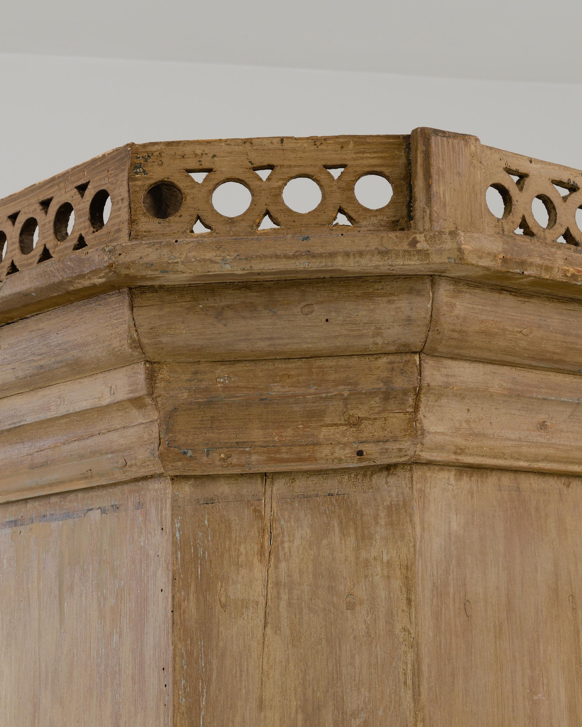 Antique Scandinavian Wooden Cabinet  For Sale 8