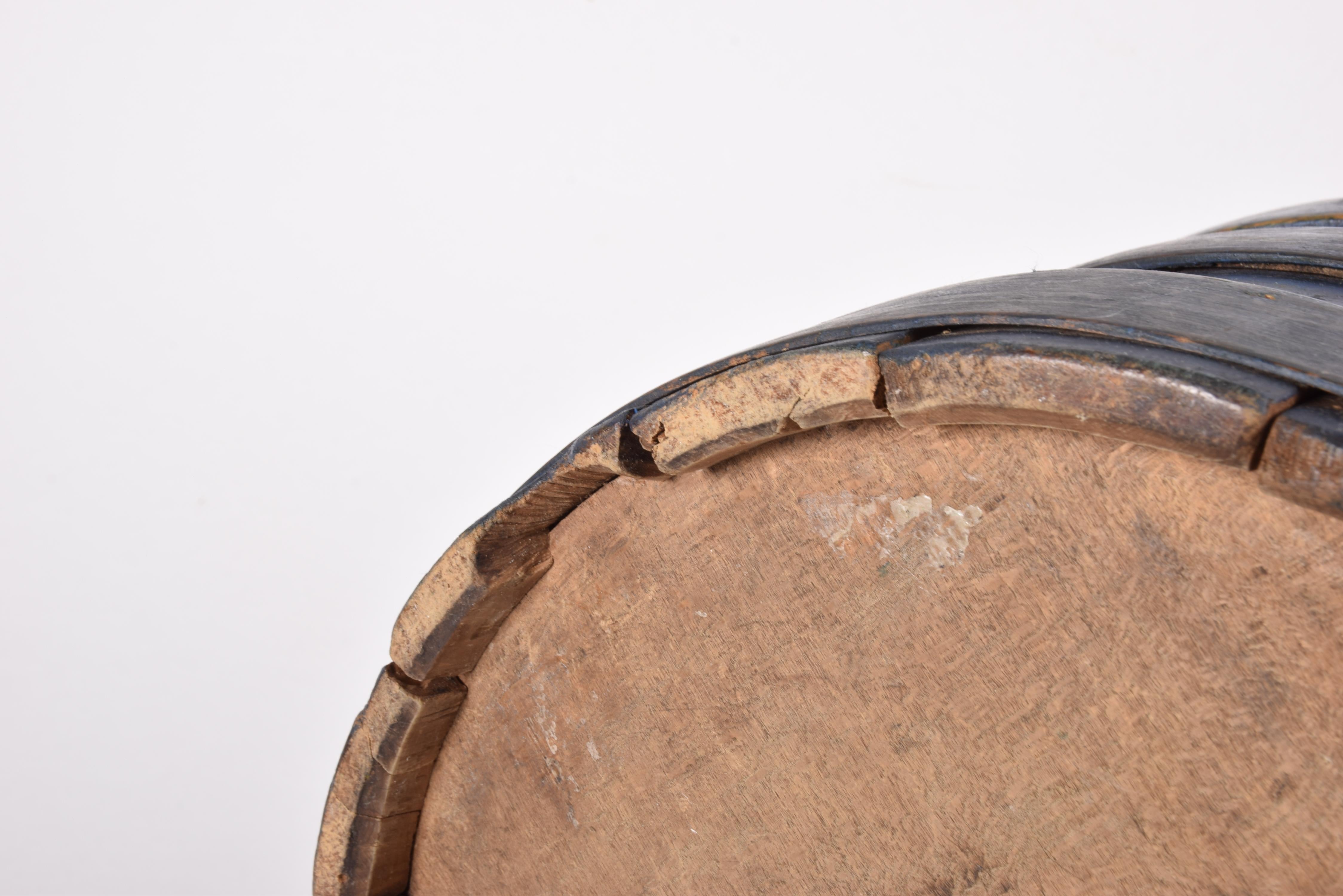 Antique Scandinavian Wooden Container Tejne Original Blue Paint, Sweden ca 1850s For Sale 7