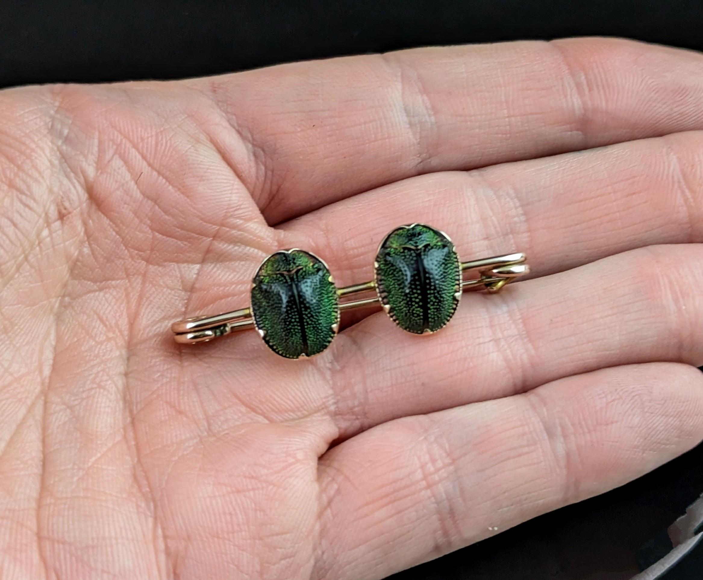 Antique Scarab beetle brooch, 9k yellow gold 1