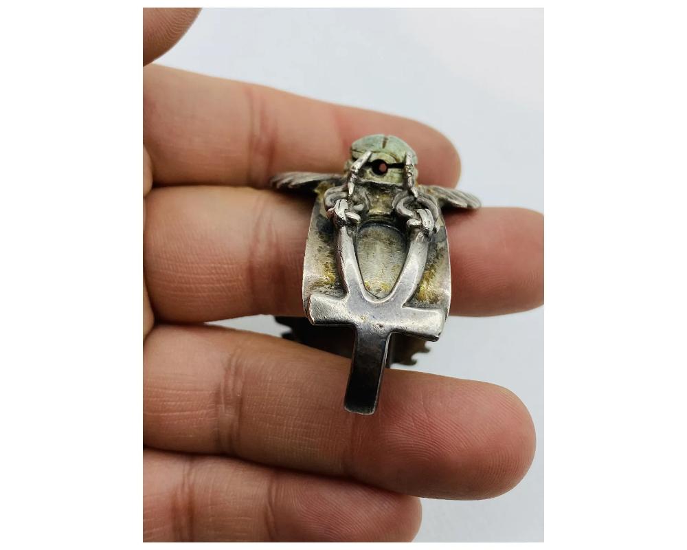 Bracelet en faïence égyptienne antique avec scarabée en vente 3
