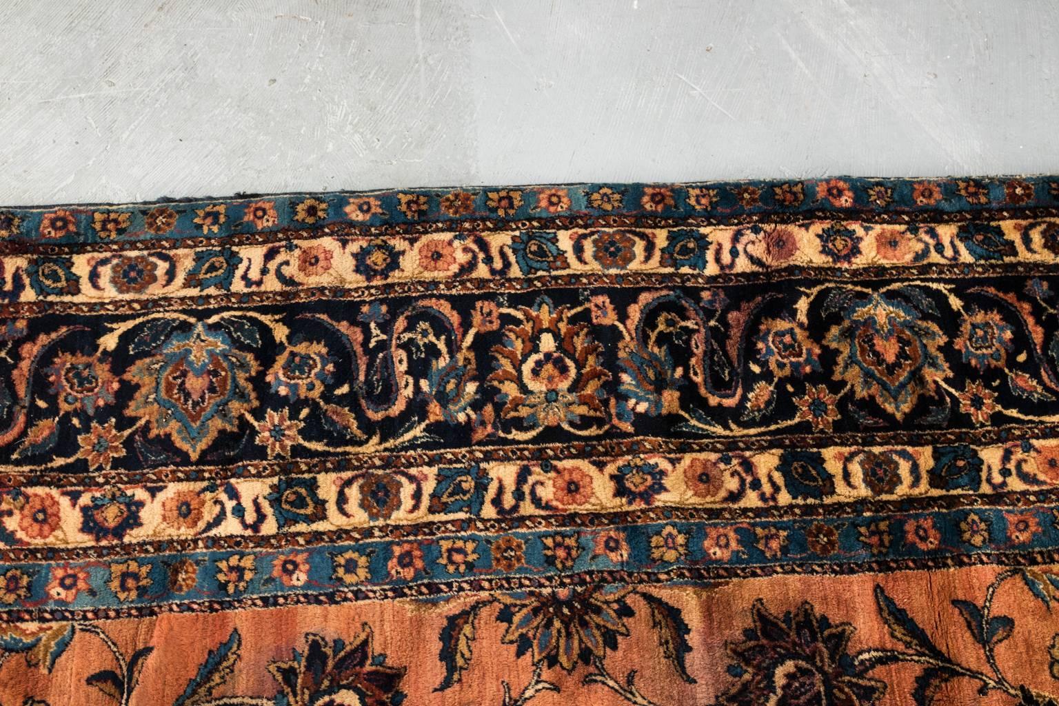 Tapis caucasien ancien teint à l'écarlate en vente 5