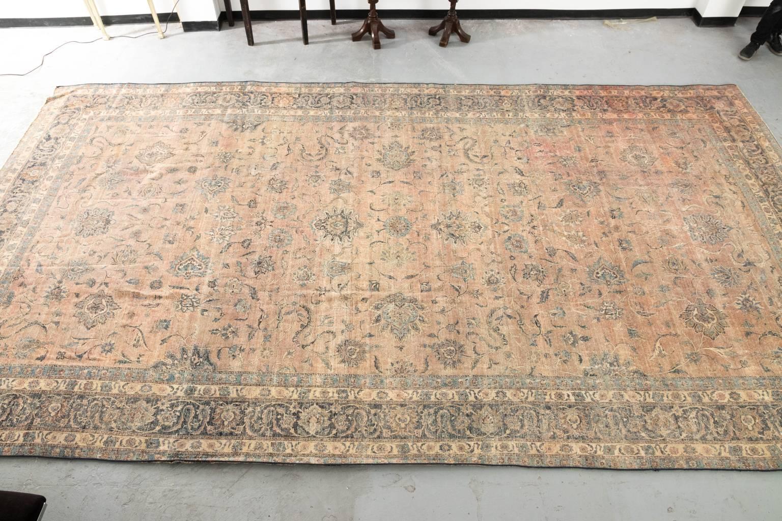 Tapis caucasien ancien teint à l'écarlate en vente 12