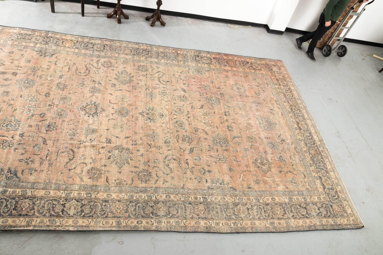 Tapis caucasien ancien teint à l'écarlate en vente 14