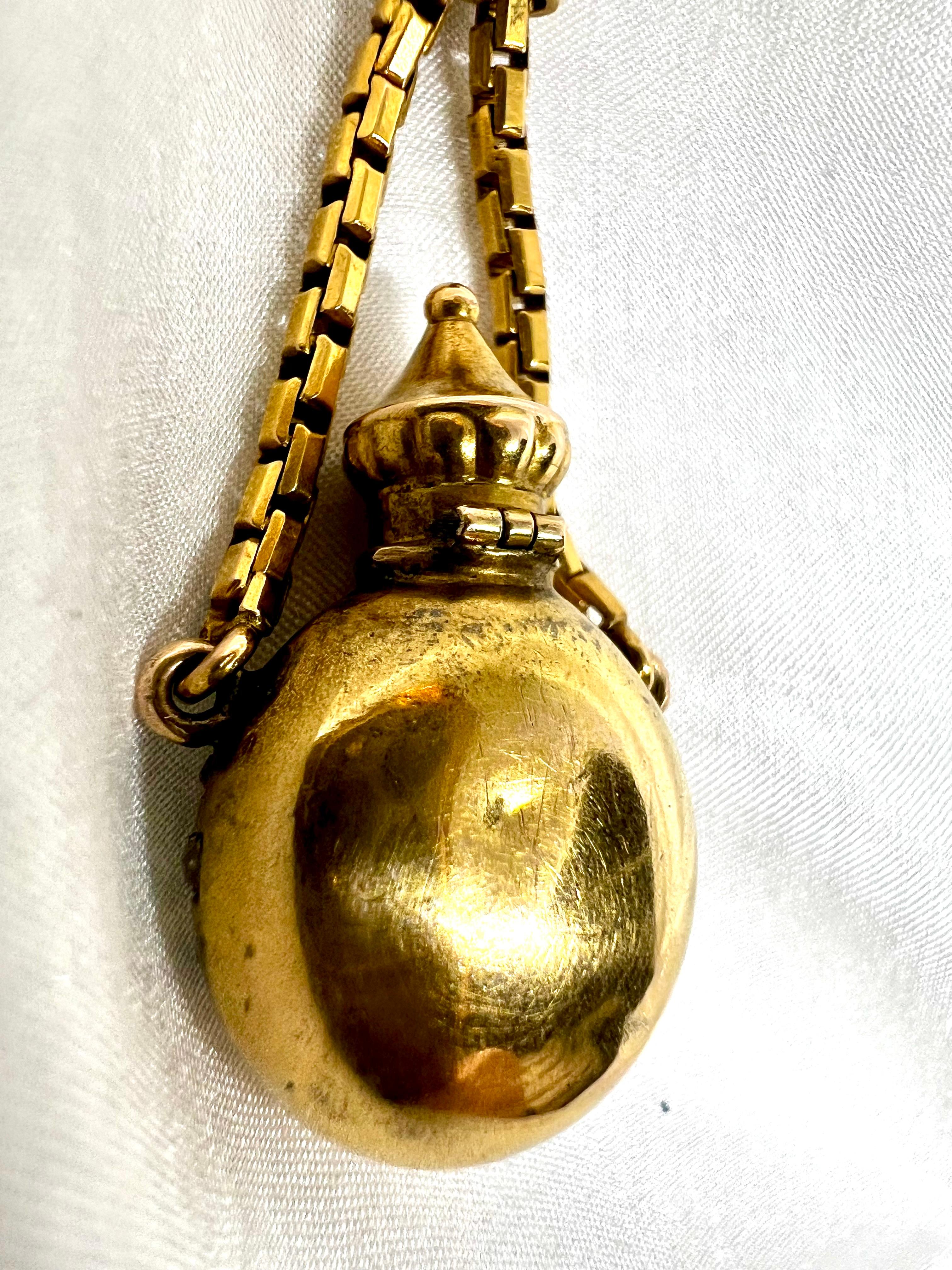 Antique Perfume Bottle Flacon de Sel 18k Gold Rose Cut Diamonds For Sale 9