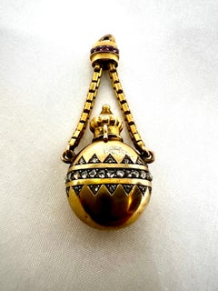 Antique Perfume Bottle Flacon de Sel 18k Gold Rose Cut Diamonds