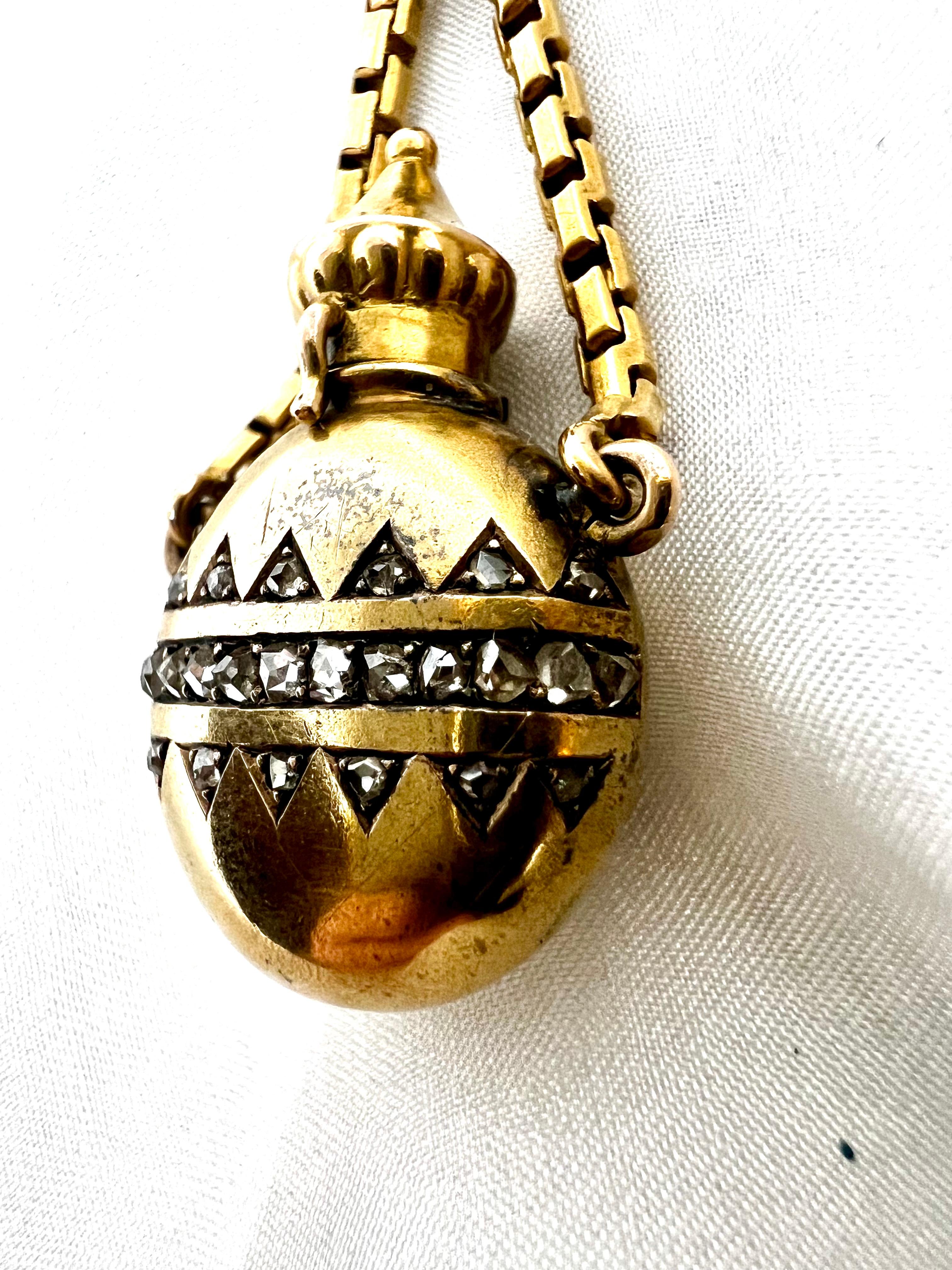 Early Victorian Antique Perfume Bottle Flacon de Sel 18k Gold Rose Cut Diamonds For Sale