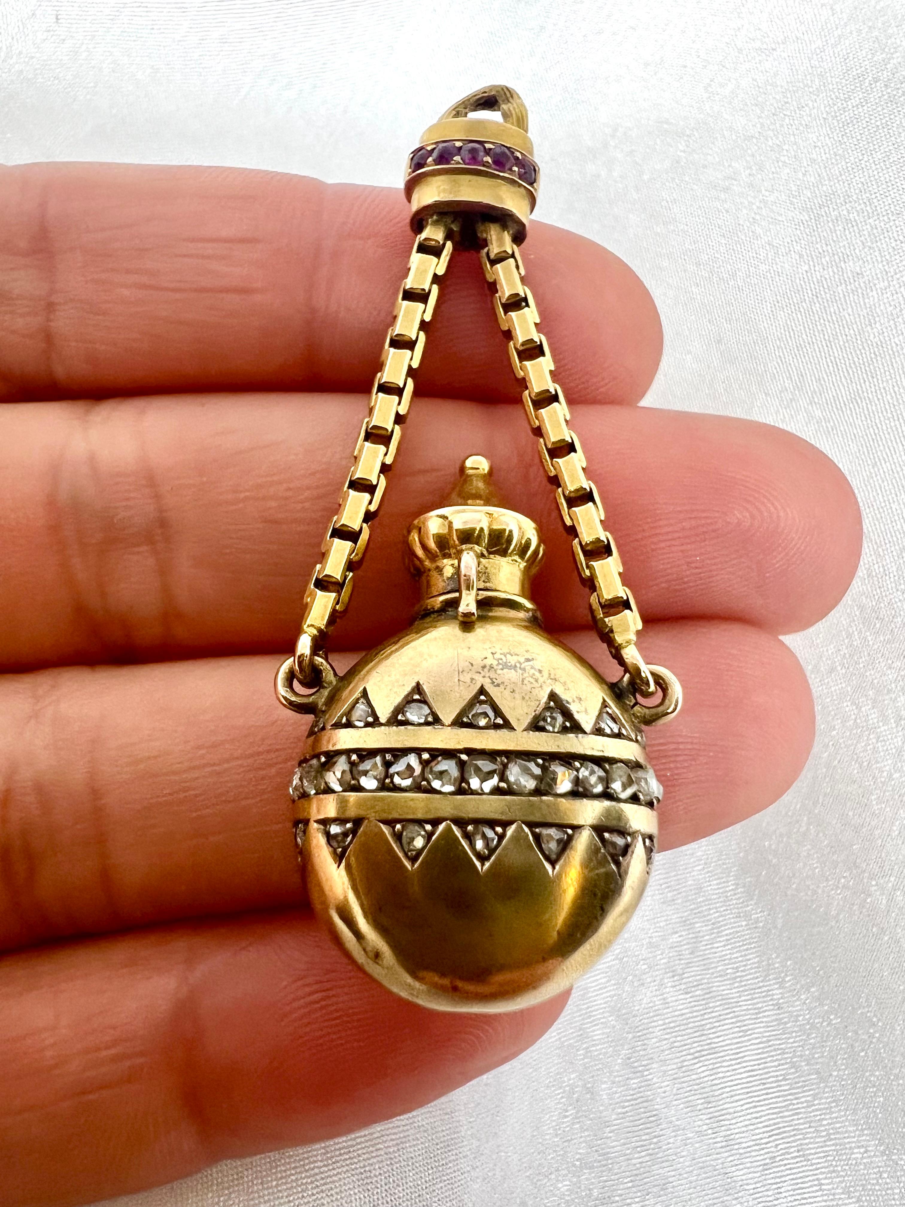 Women's or Men's Antique Perfume Bottle Flacon de Sel 18k Gold Rose Cut Diamonds For Sale