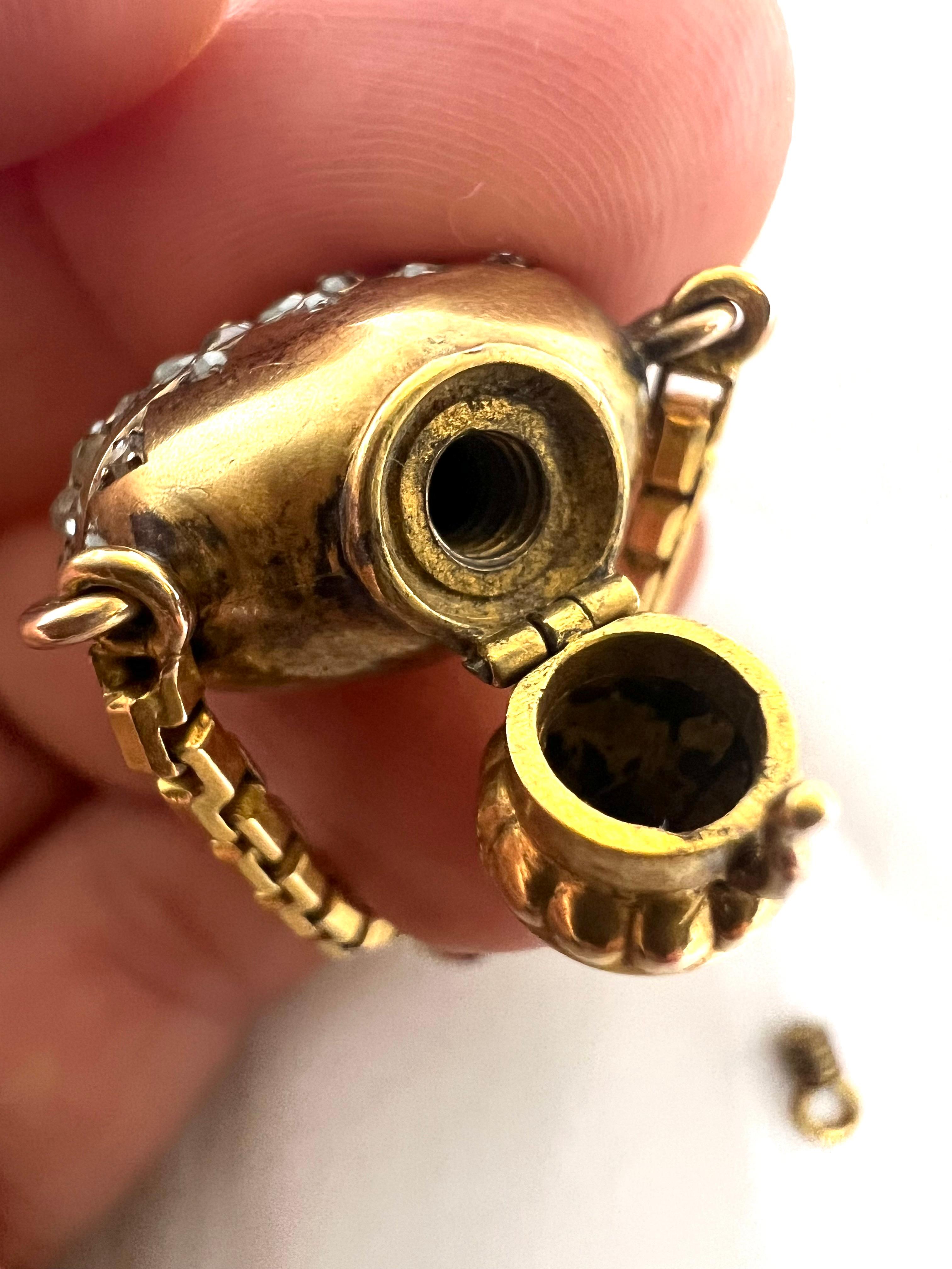Antique Perfume Bottle Flacon de Sel 18k Gold Rose Cut Diamonds For Sale 4
