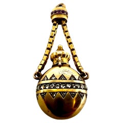 Antique Perfume Bottle Flacon de Sel 18k Gold Rose Cut Diamonds