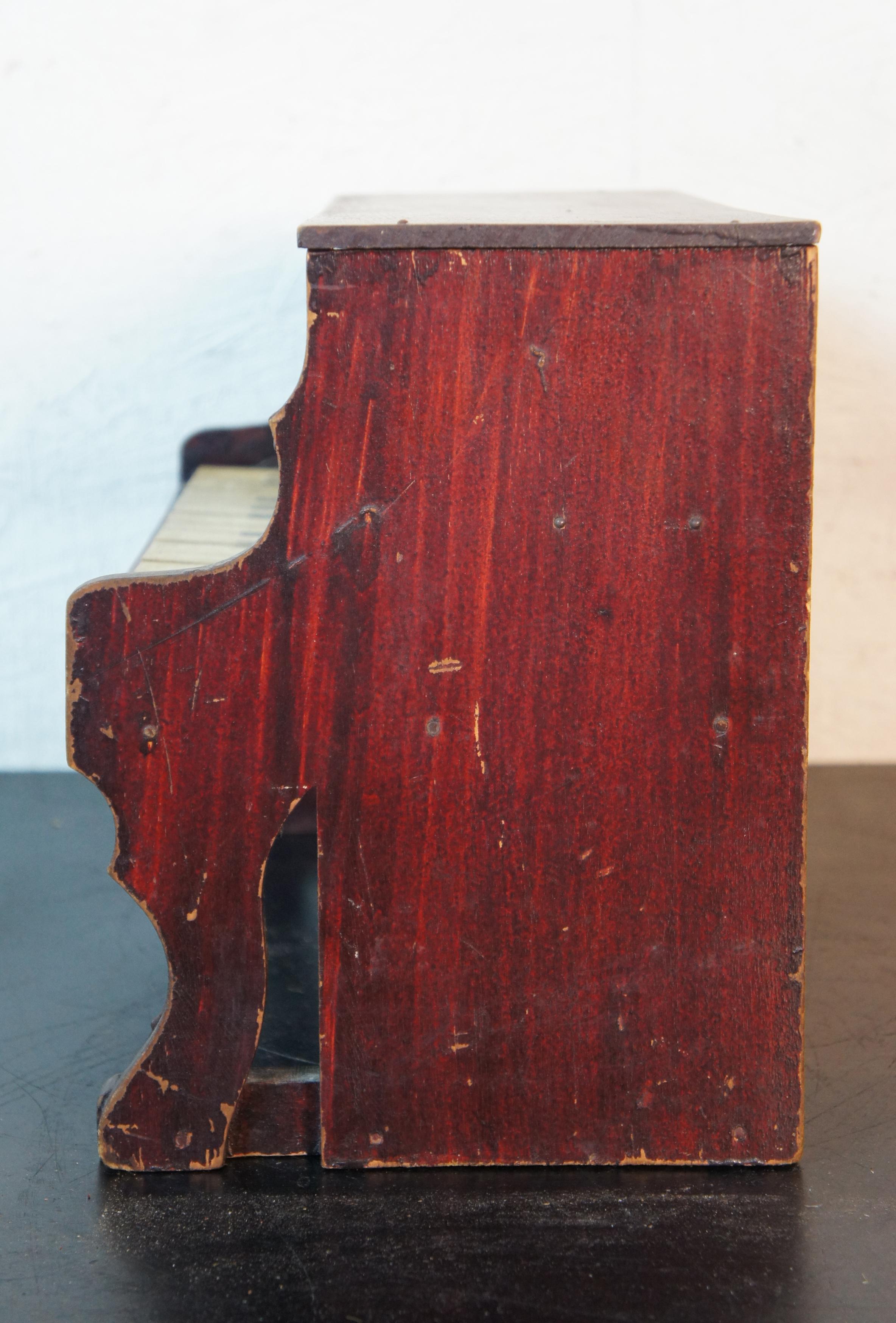 Antique Schoenhut 16 Key Upright Toy Piano Neoclassical Cherubs Lithograph 1