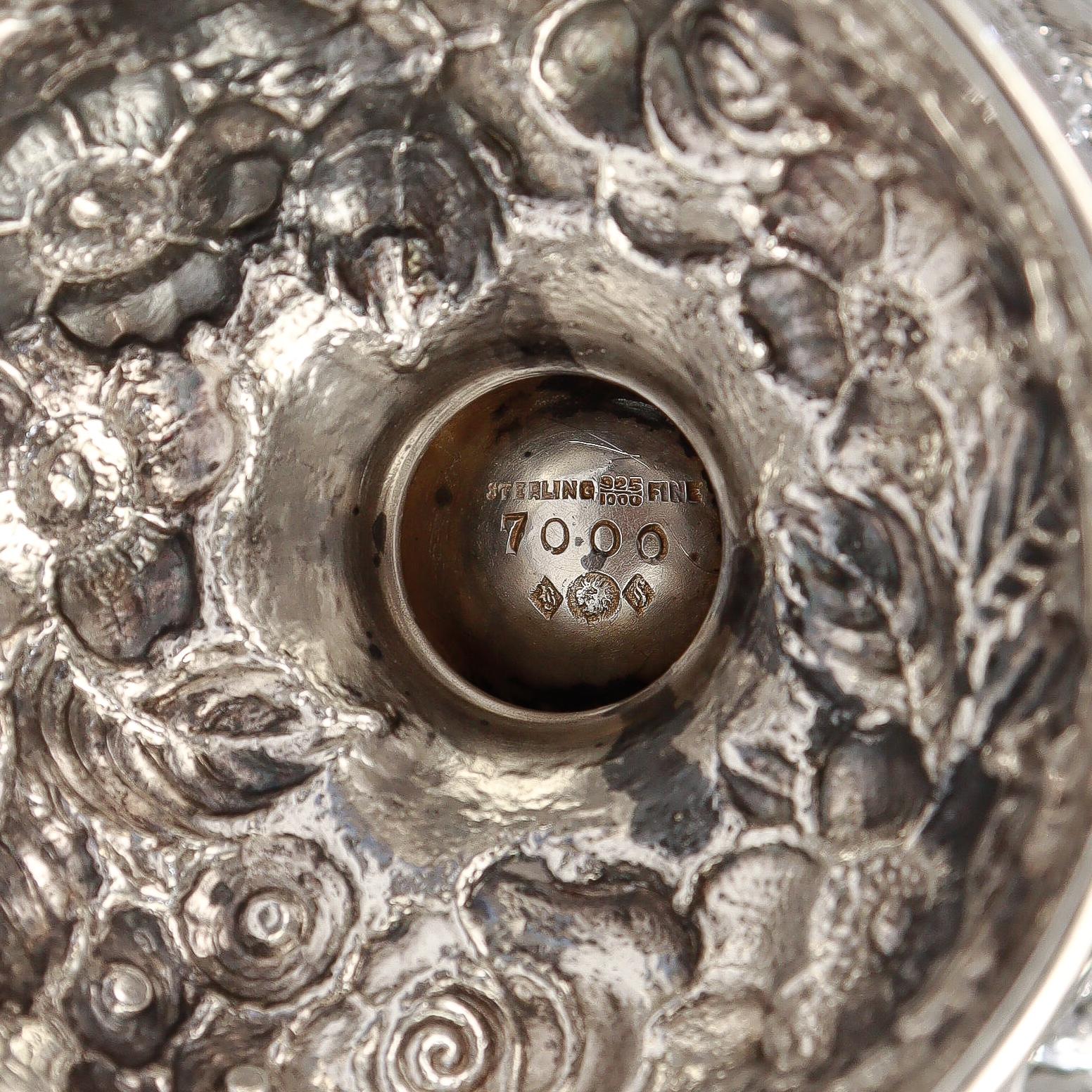 Antica zuccheriera in argento sterling Schofield Castle Pattern Repousse Baltimore in vendita 4