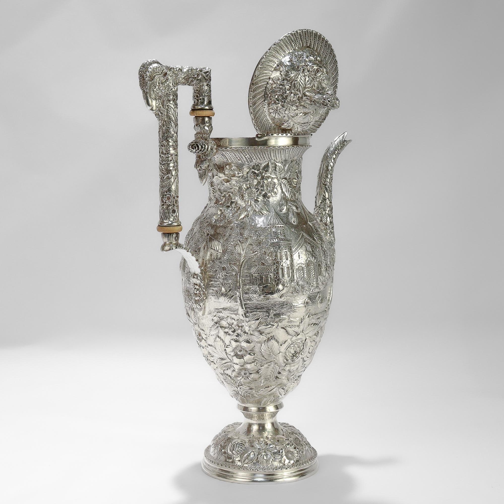 Ancienne cafetière Schofield Repousse Baltimore Sterling Silver Castle Pattern en vente 3