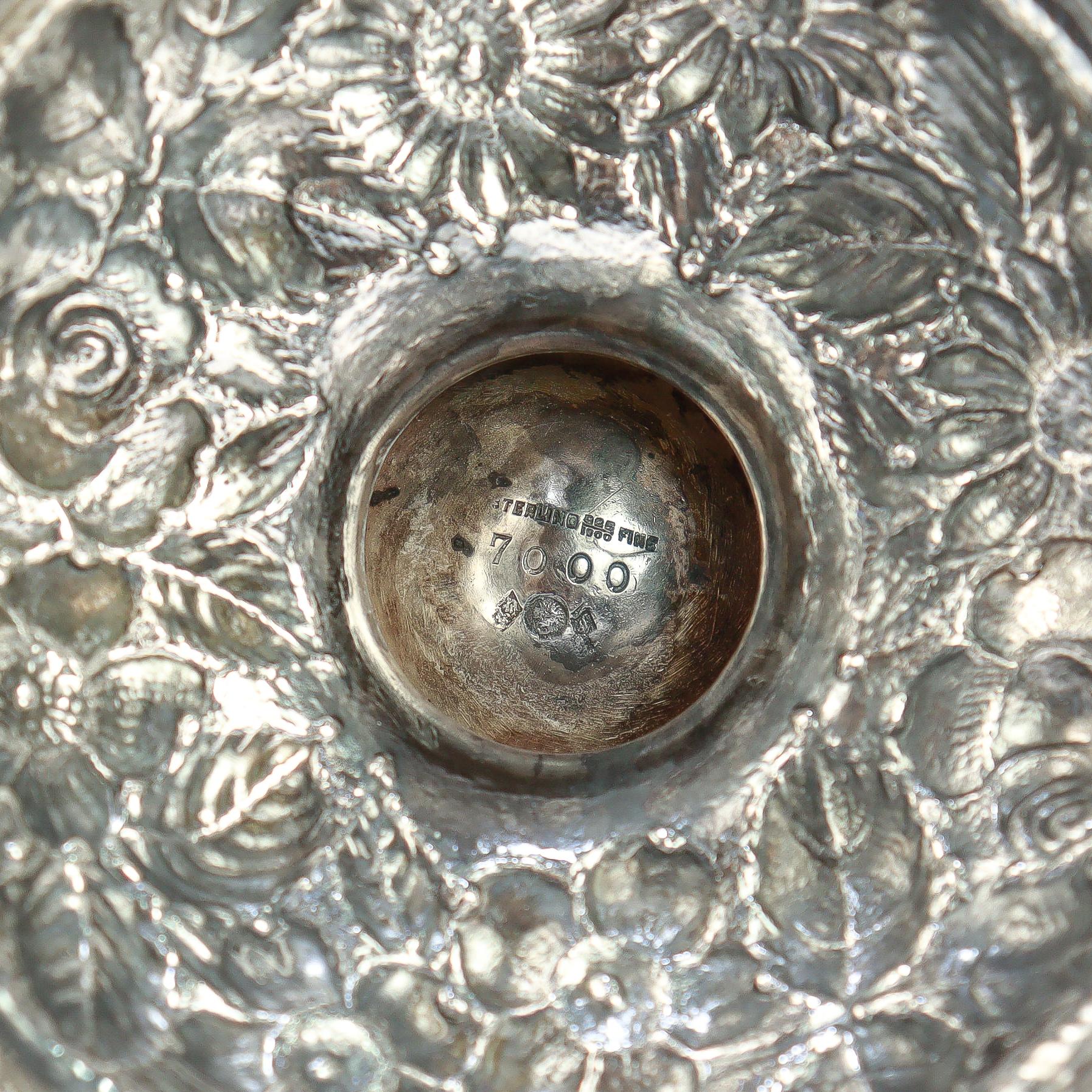 Ancienne cafetière Schofield Repousse Baltimore Sterling Silver Castle Pattern en vente 5