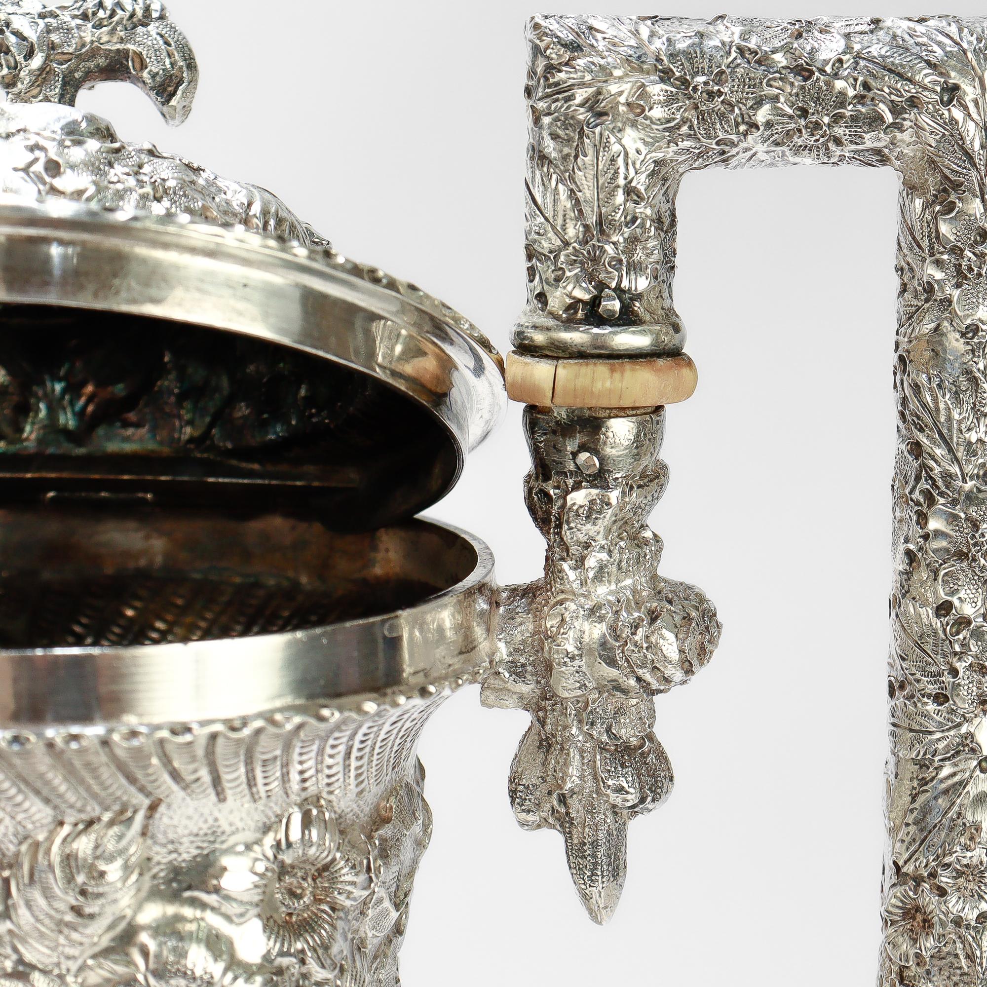 Ancienne cafetière Schofield Repousse Baltimore Sterling Silver Castle Pattern en vente 10