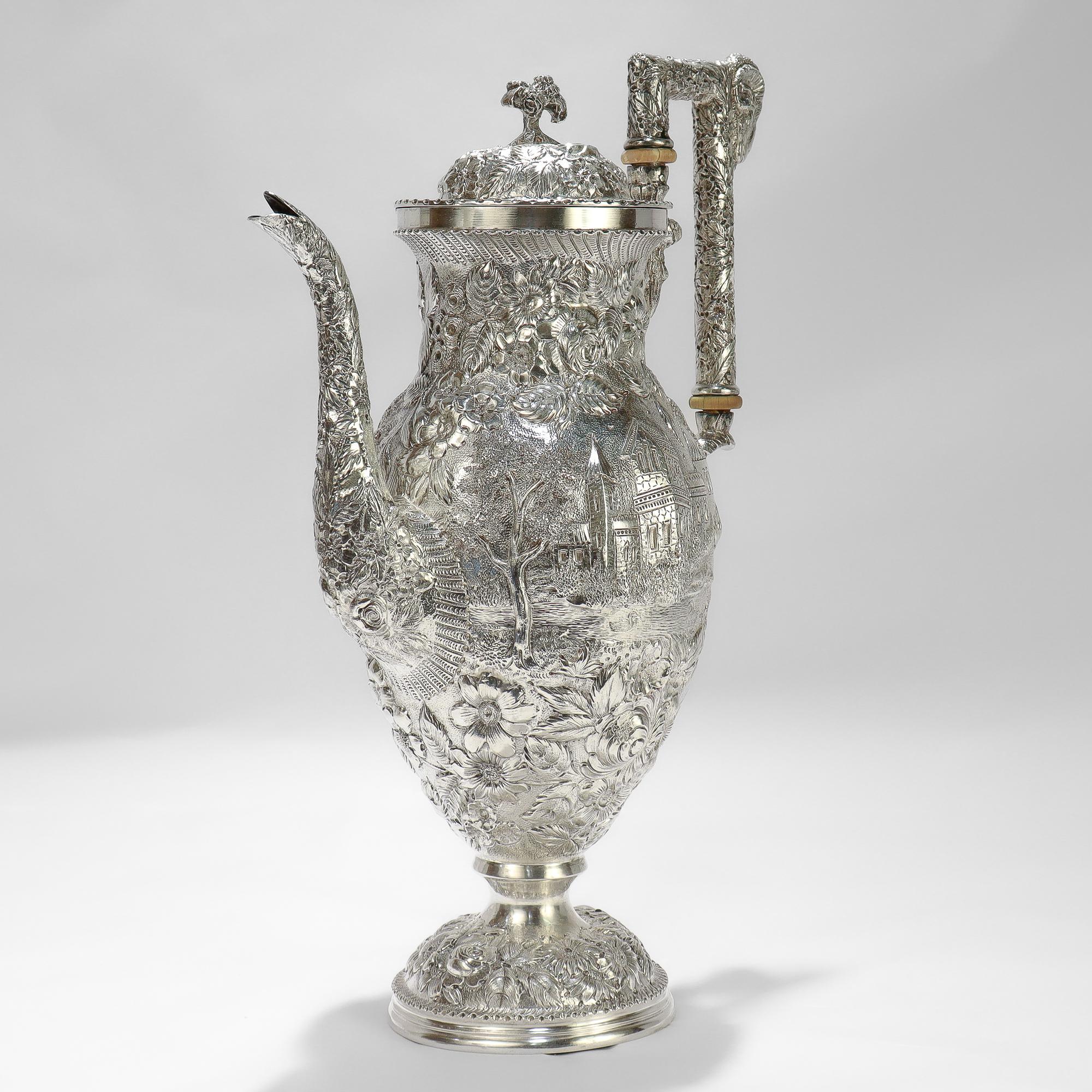 Ancienne cafetière Schofield Repousse Baltimore Sterling Silver Castle Pattern en vente 1
