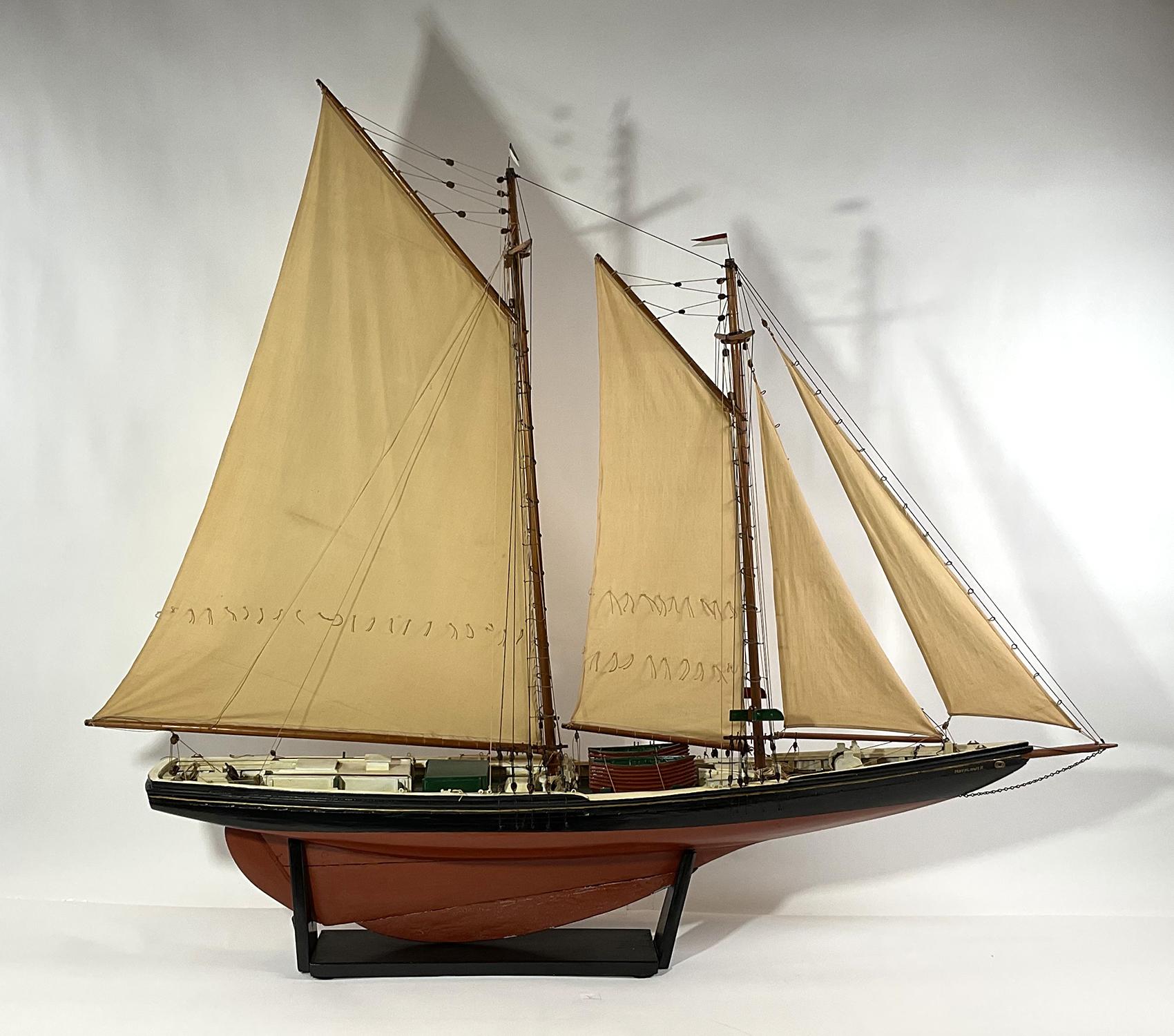 Model of the fishing schooner 