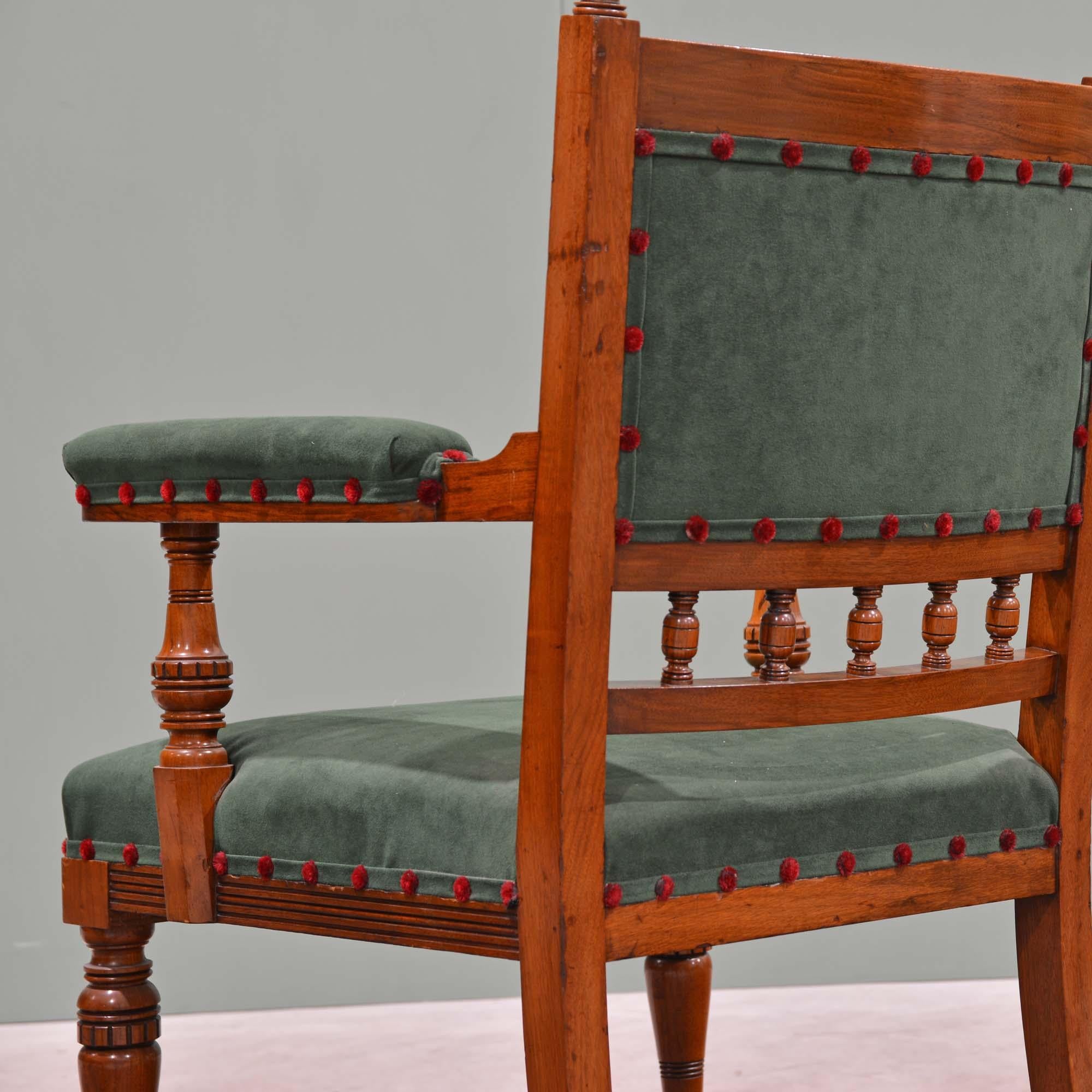Antique Scottish 19th century walnut armchairs by J. & T. Scott, Edinburgh For Sale 1