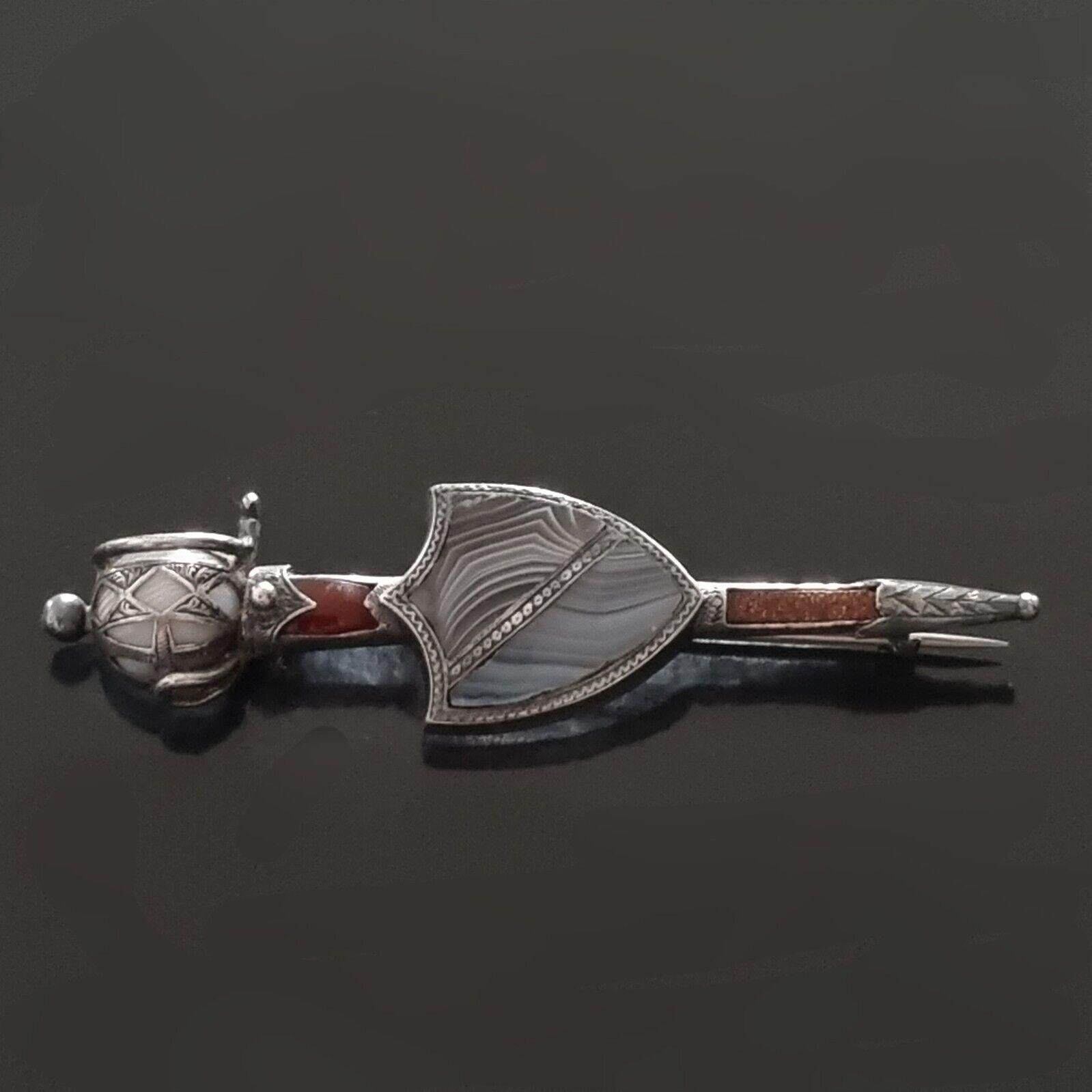 Antique Scottish Brooch Sword and Shield in Silver, natural stones, 19th century In Good Condition For Sale In SAINT-CLOUD, FR