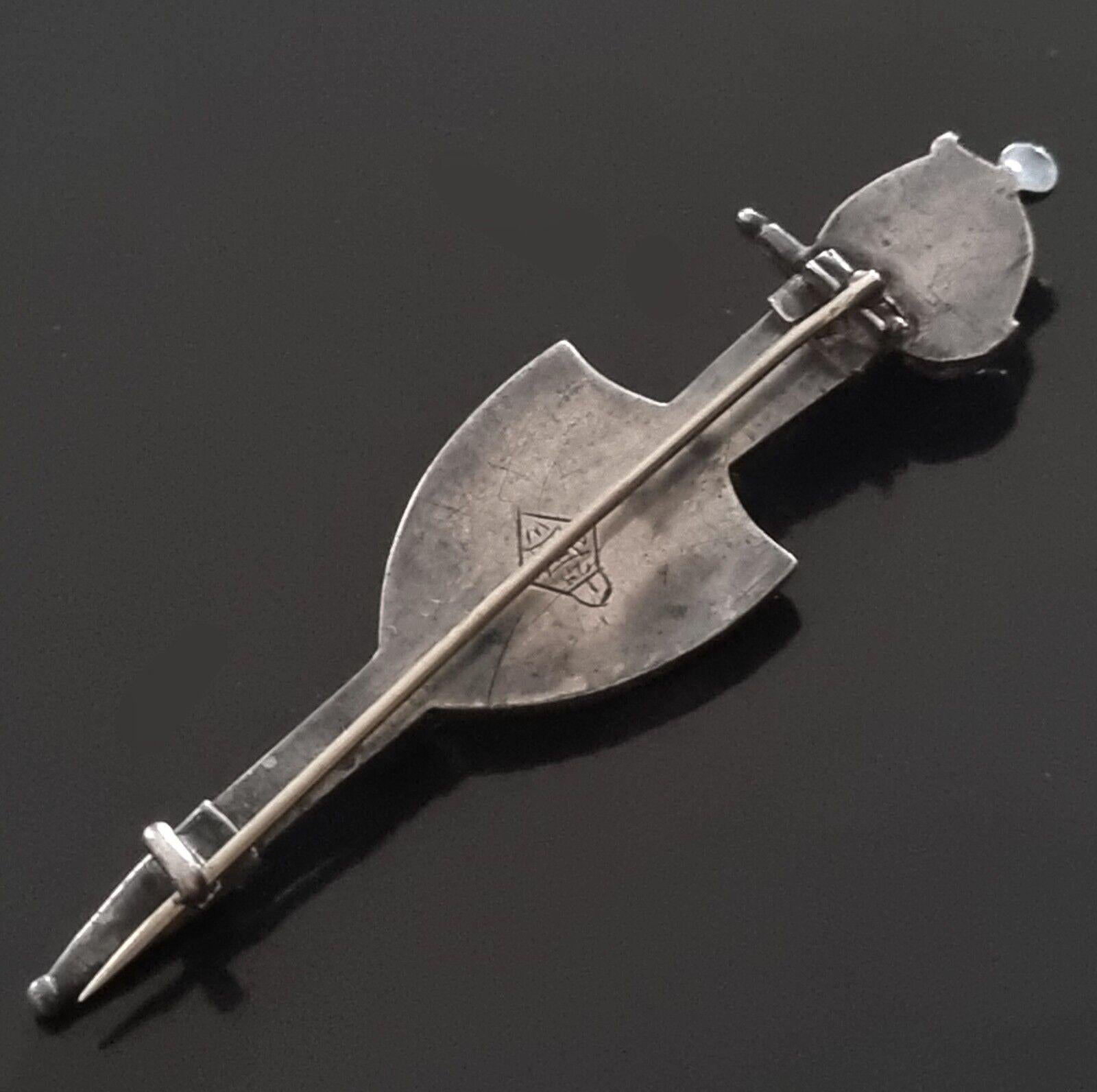 Antique Scottish Brooch Sword and Shield in Silver, natural stones, 19th century For Sale 2