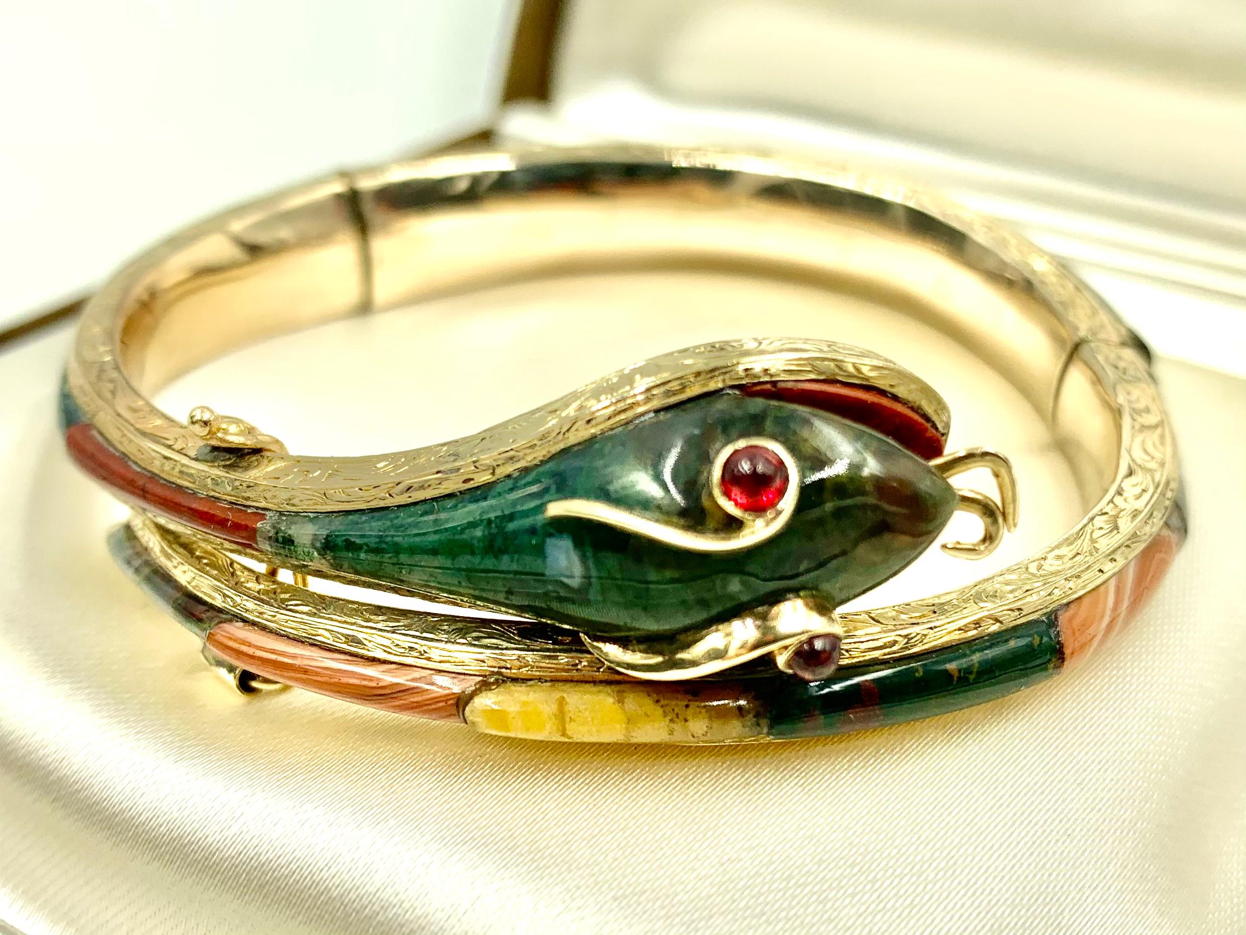 Antique Scottish Gold, Agate Snake Bracelet, Ruby Eyes, 19th Century In Good Condition In New York, NY