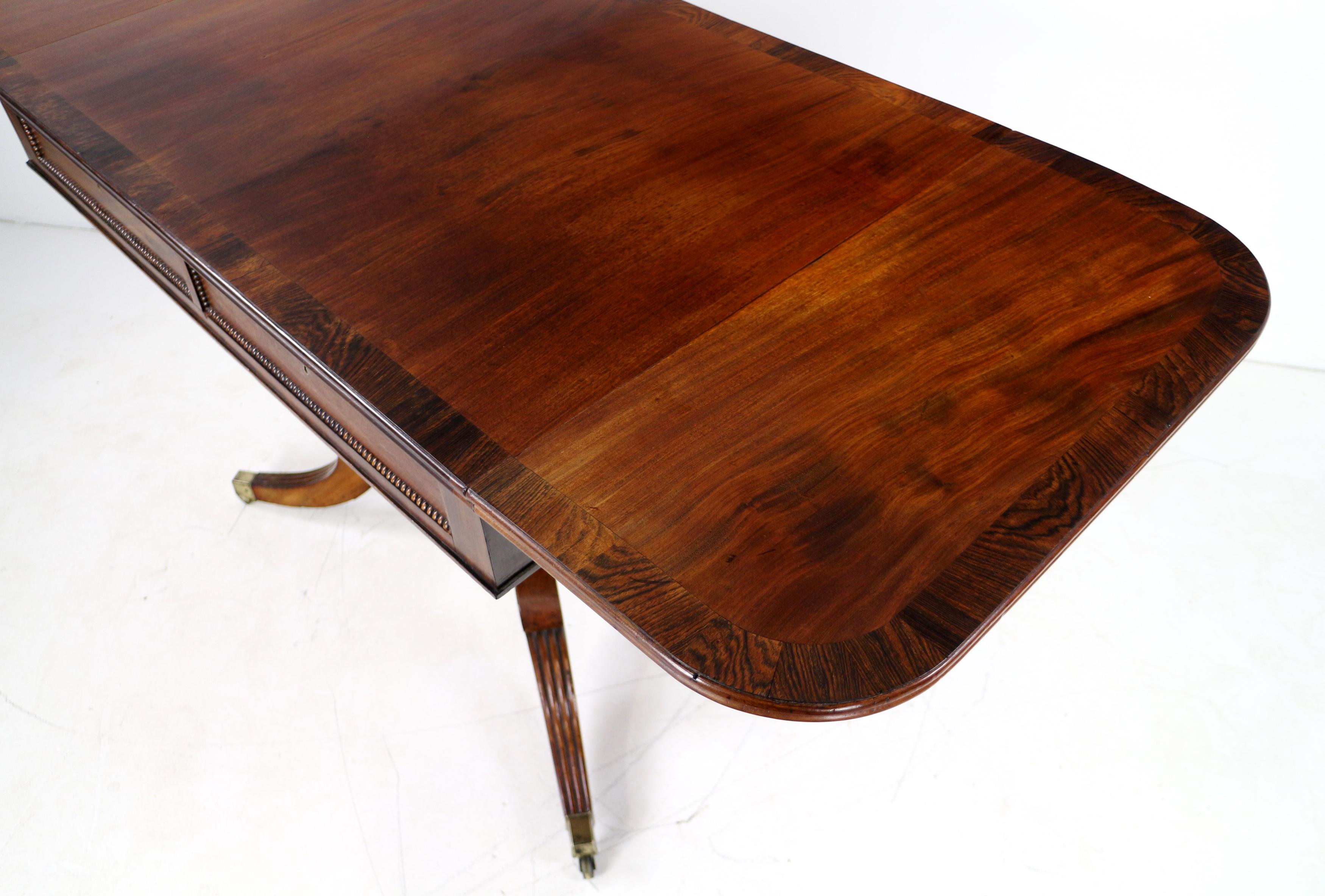 Ancienne table de canapé écossaise à bandes croisées en acajou et bois de rose en vente 4