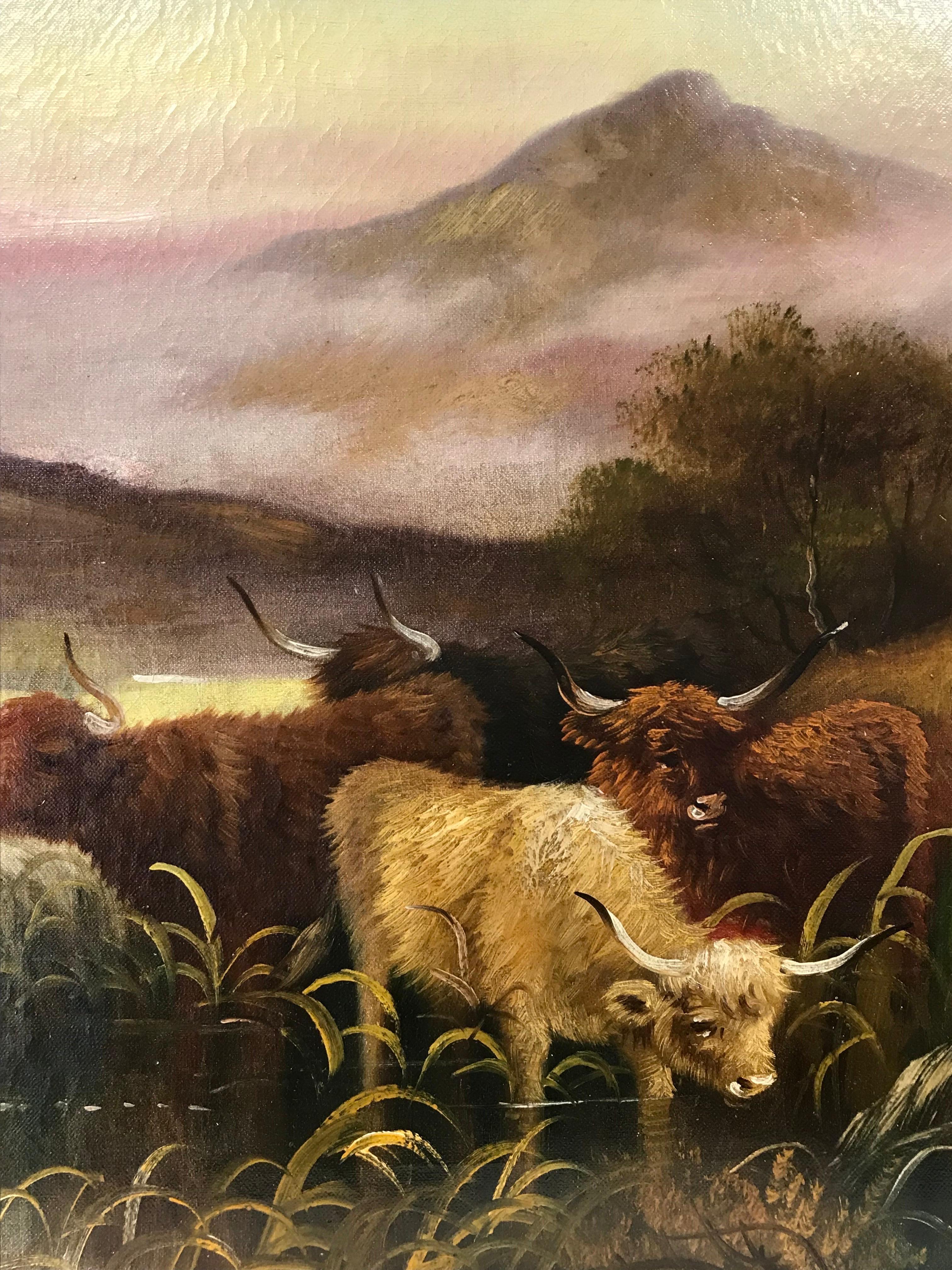 Antico olio scozzese firmato, con bovini delle Highlands che si abbeverano al bordo del Loch al tramonto - Landscape Painting Marrone di Antique Scottish
