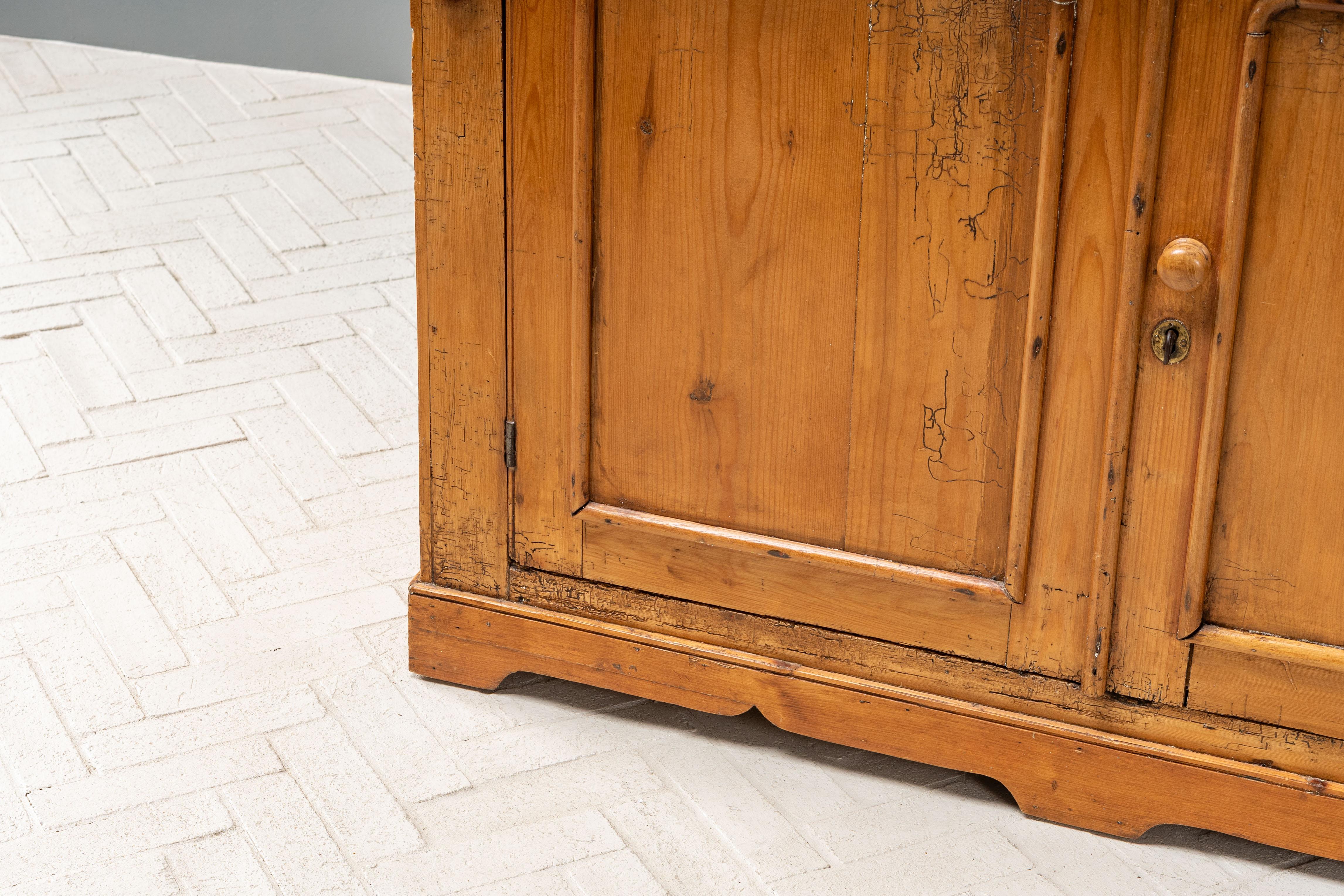 Credenza antica in pino scozzese in vendita 3