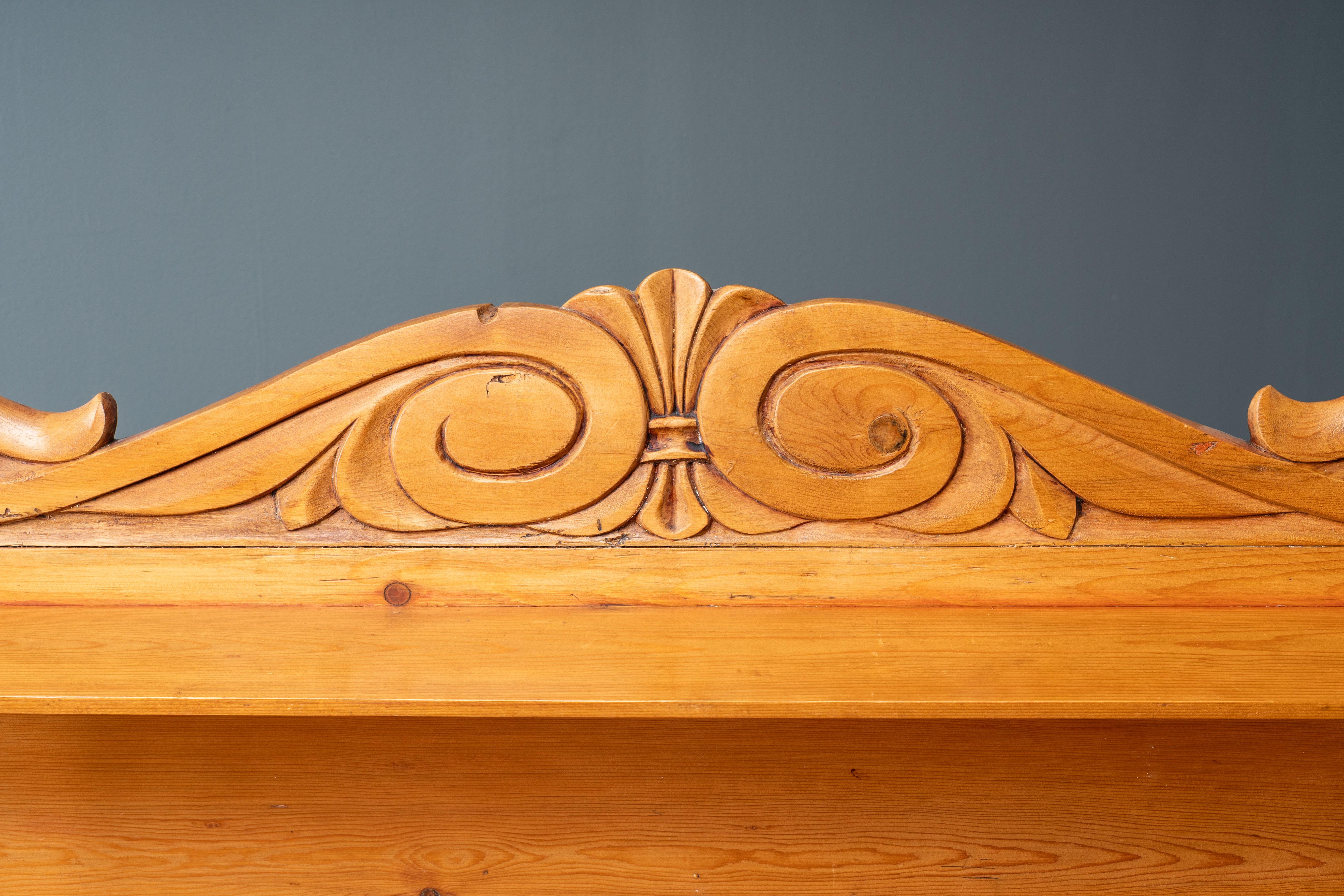 Credenza antica in pino scozzese in vendita 1
