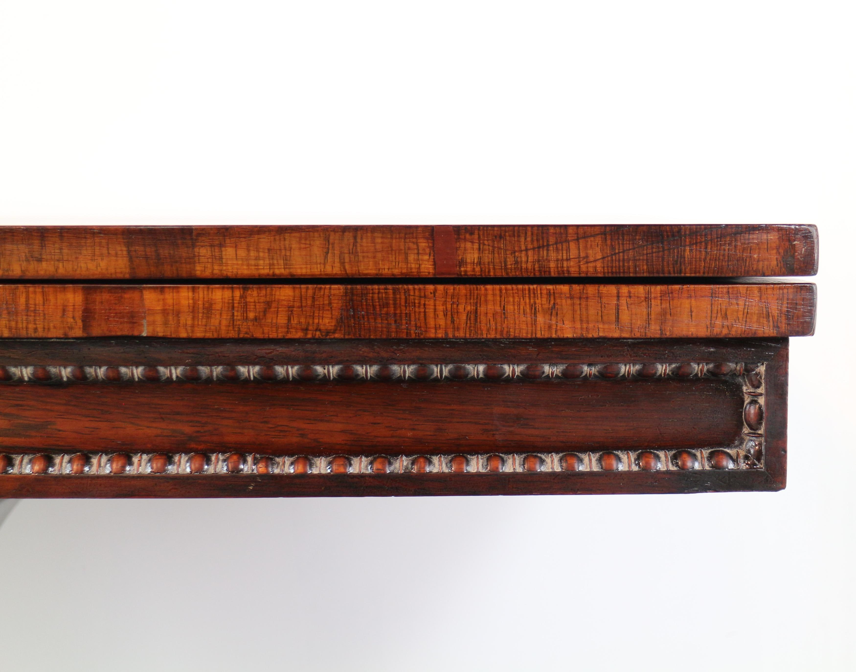 Antiker schottischischer Regency-Teetisch aus Rosenholz in der Art von William Trotter im Angebot 1