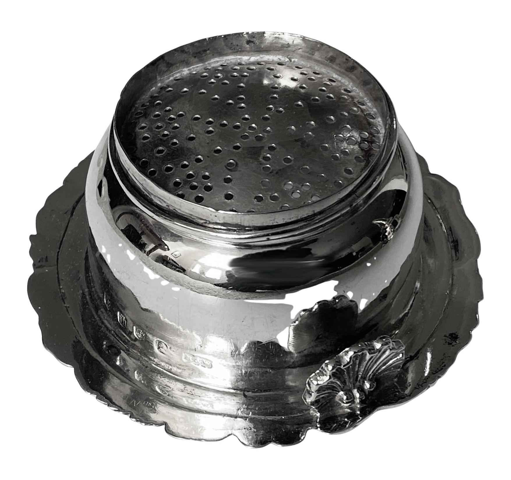 Argento 925 Antico imbuto da vino scozzese in argento Edimburgo 1837 di Robb & Whittet in vendita