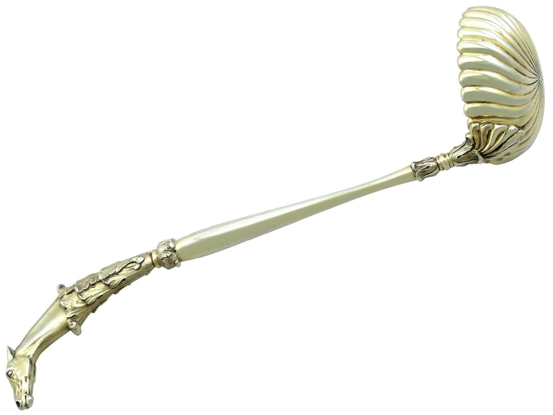 Un magnífico, fino e impresionante cucharón/sopera antiguo escocés de plata de ley dorada; una adición a nuestra colección de cubertería de plata

Este magnífico cucharón de plata de ley Guillermo IV ha sido forjado a mano con un diseño raro e