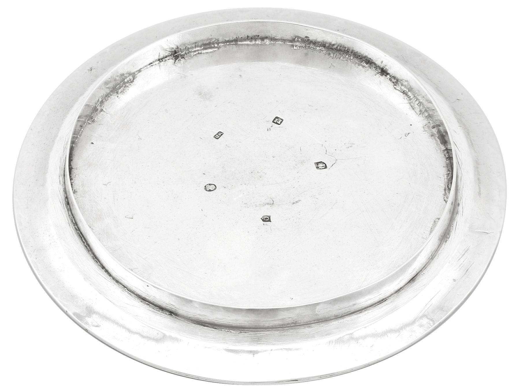 Début du XIXe siècle Présentoir à thé écossais ancien de service en argent sterling en vente