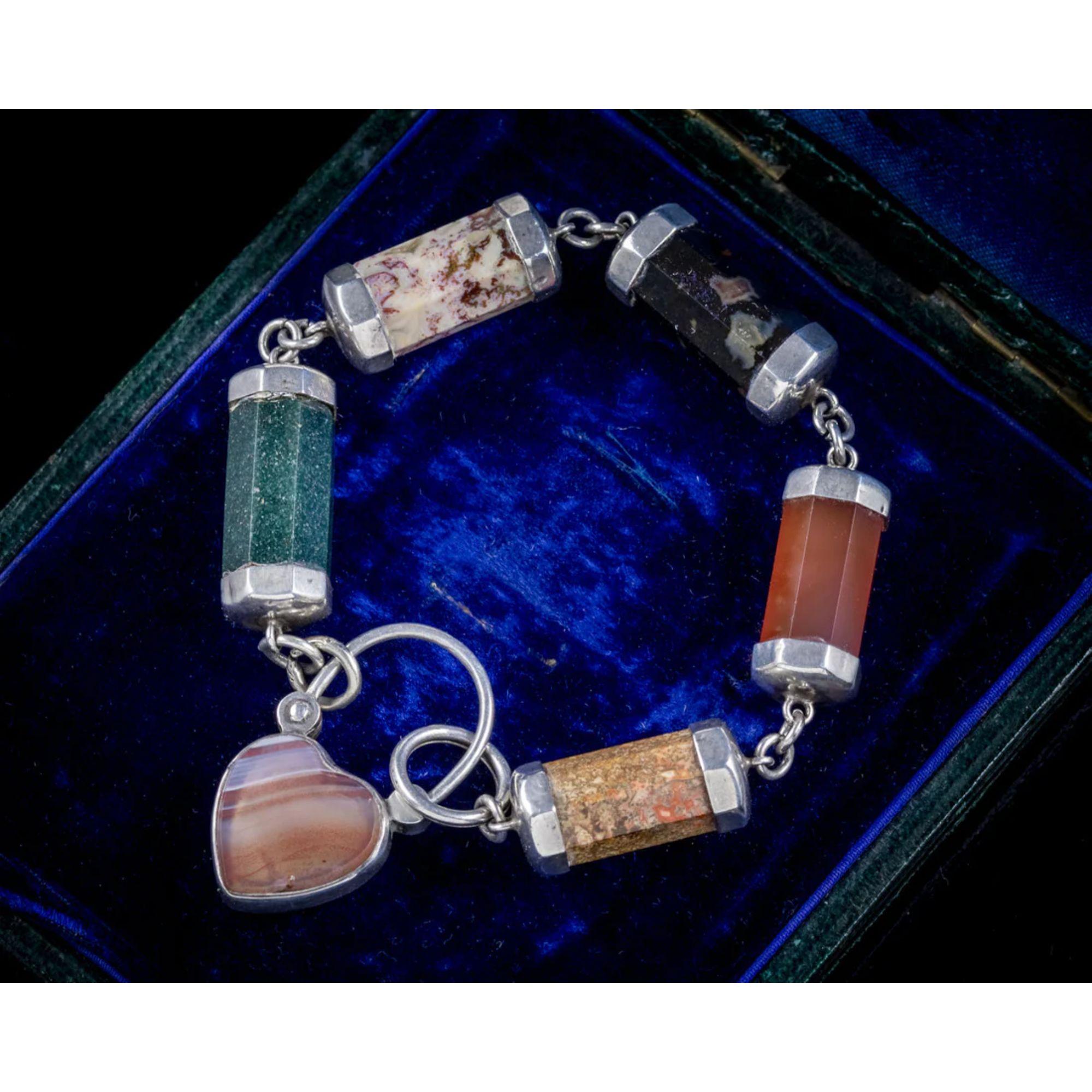 Antique Scottish Victorian Agate Padlock Locket Bracelet, circa 1860 In Good Condition For Sale In Kendal, GB