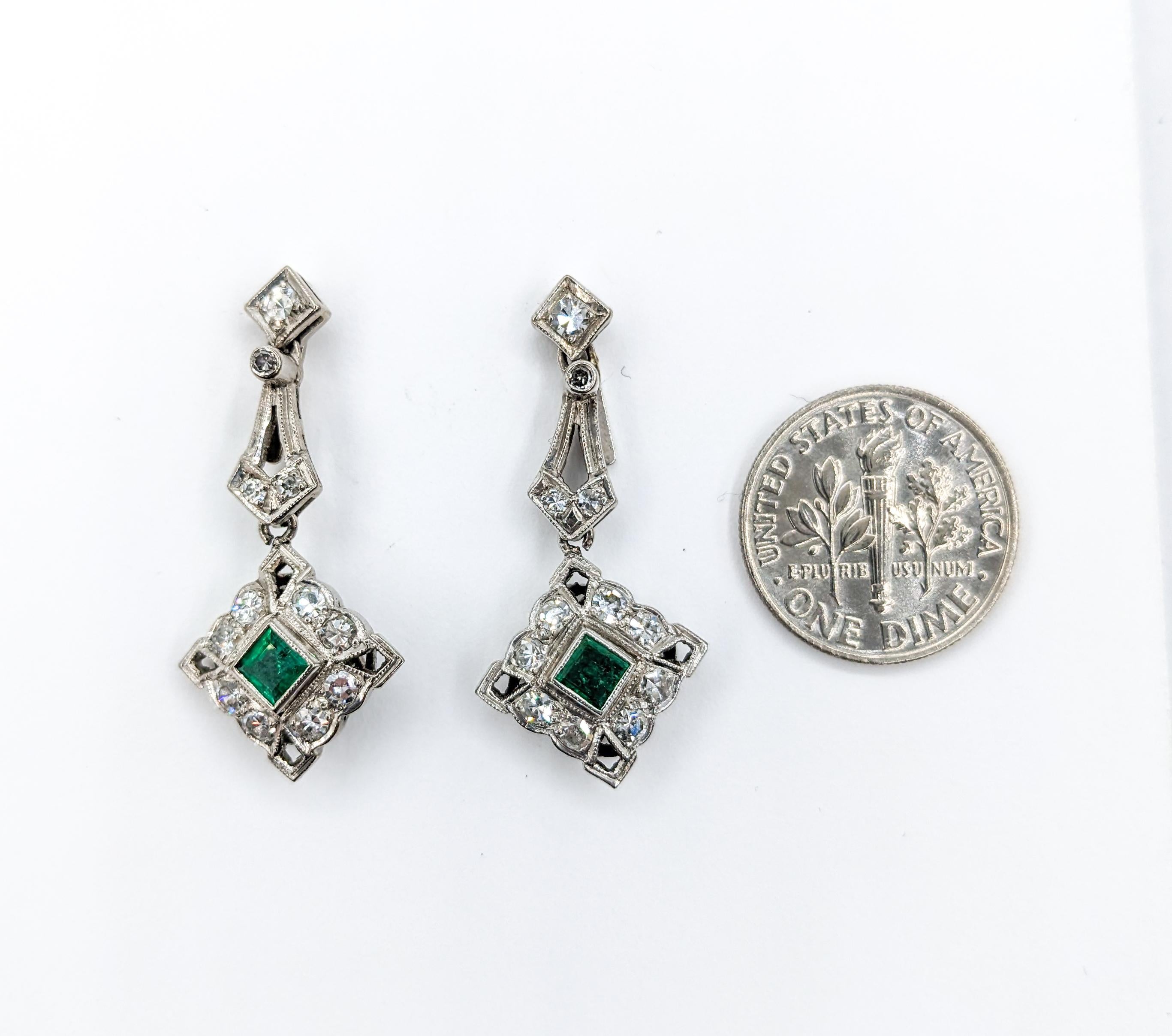 Antique Screwback Emerald & Diamond Dangle Earrings In Excellent Condition For Sale In Bloomington, MN