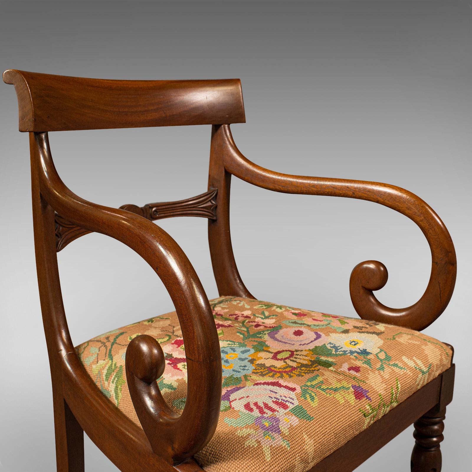 Fauteuil à volutes antique, anglais, fauteuil, bureau, broderie, Régence, C.1830 en vente 2