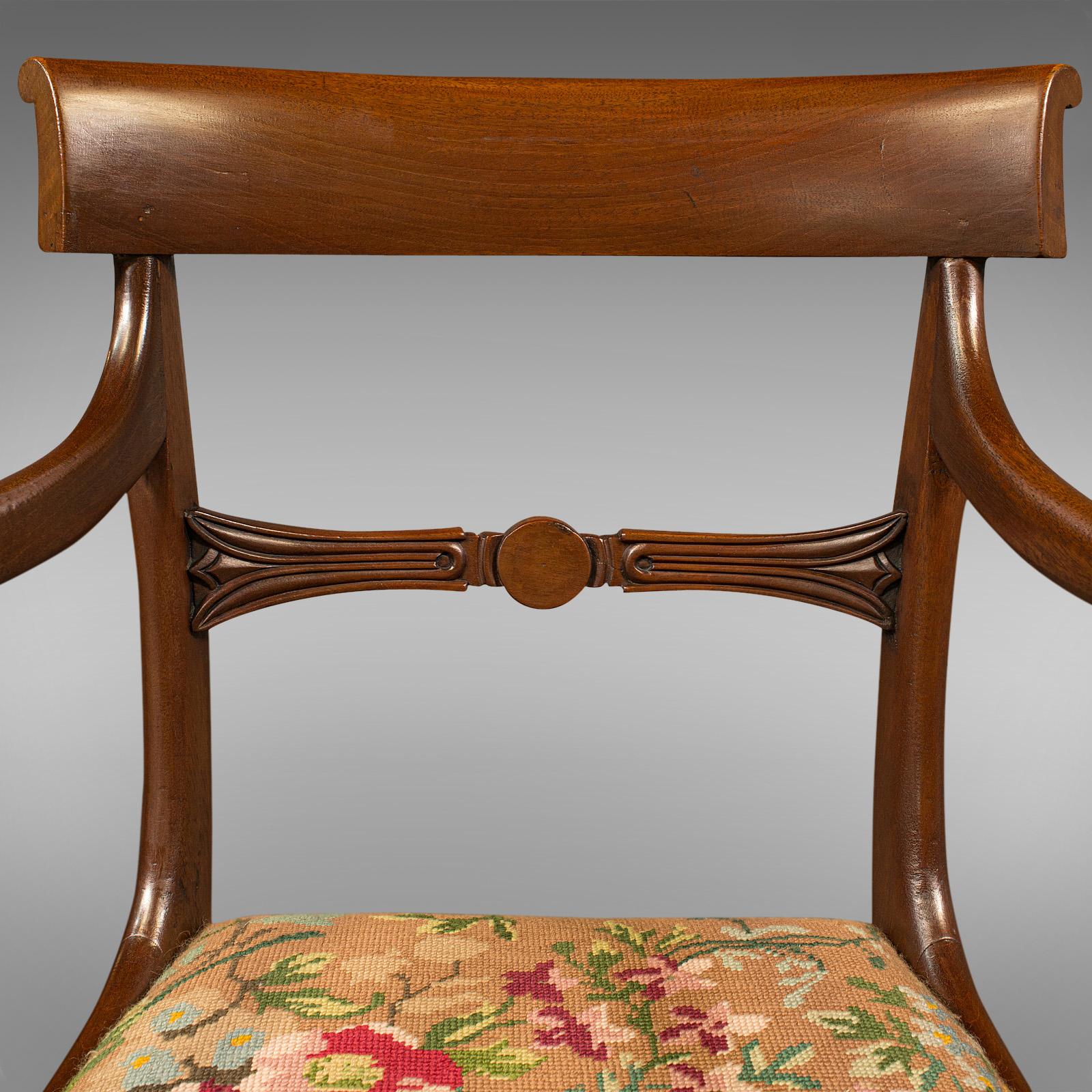 Fauteuil à volutes antique, anglais, fauteuil, bureau, broderie, Régence, C.1830 en vente 3