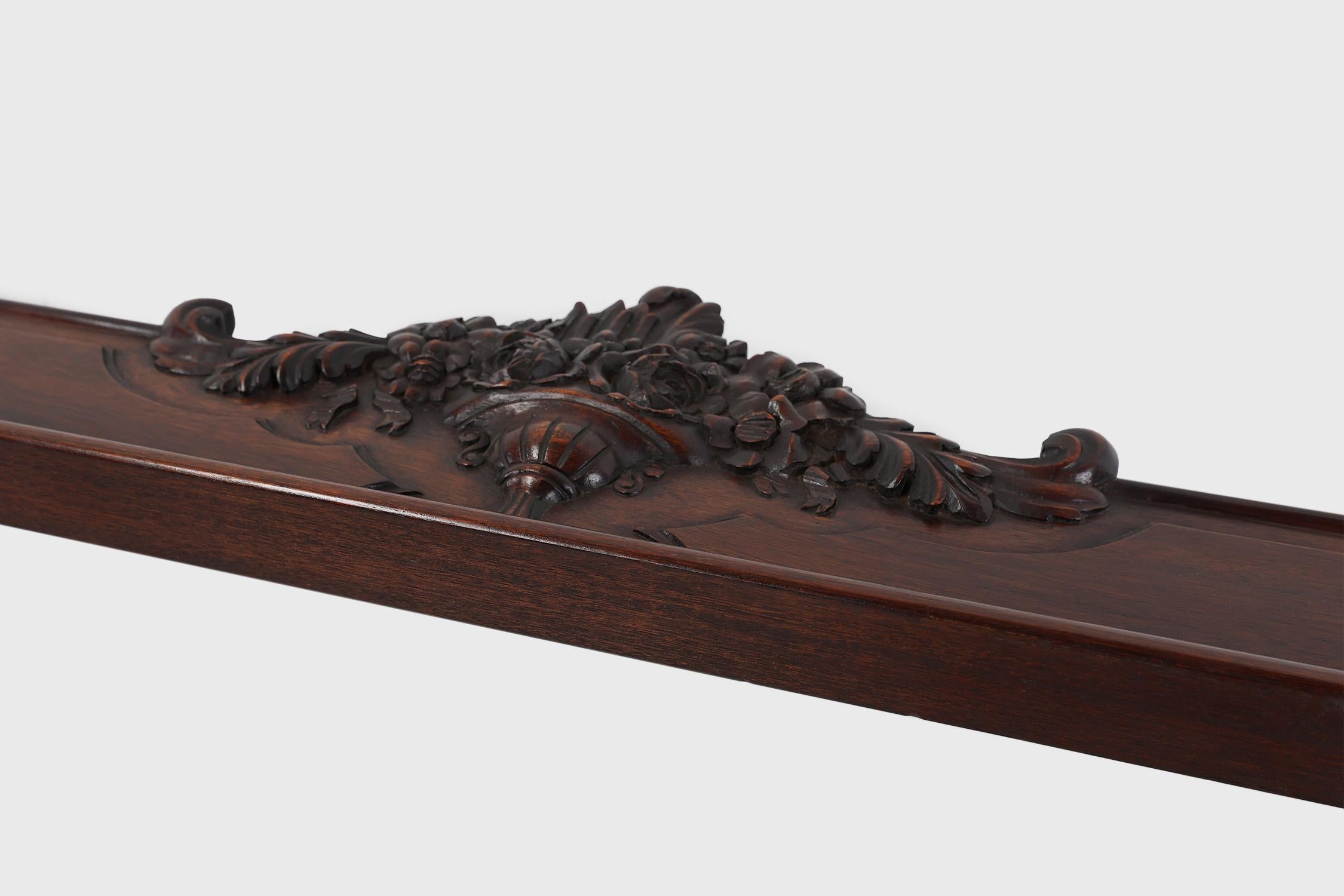 Antique sculpted oak frieze or wall ornament, France ca. 1900 For Sale 2