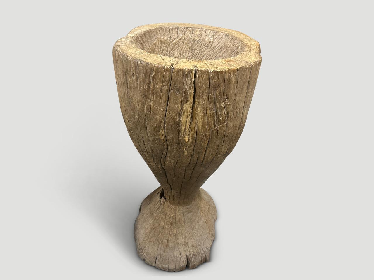 Bois Antique Sculptural Vessel curated by Andrianna Shamaris en vente