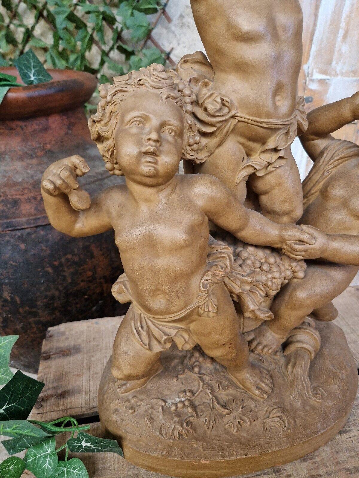 Néoclassique Sculpture ancienne de Cupidons dansant en terre cuite signée L Livi en vente
