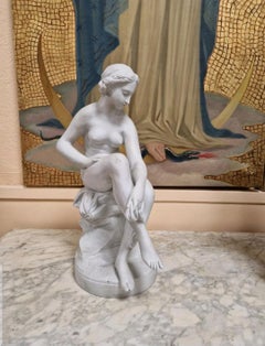 Antike Skulptur von Diane, die nach Falconet badet,