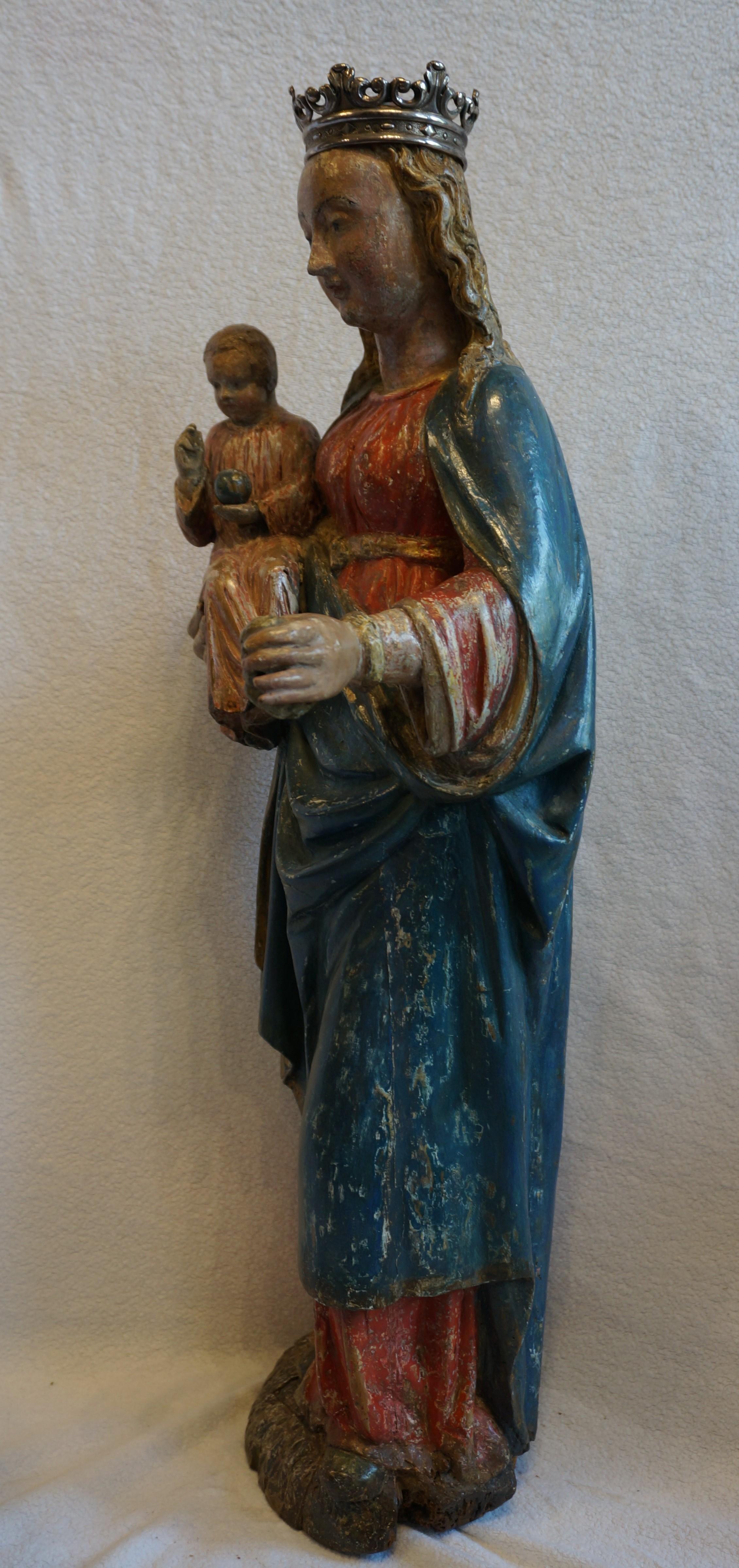 Antique Sculpture of Mary with the Child Jesus, Belgium, early 17th century For Sale 6