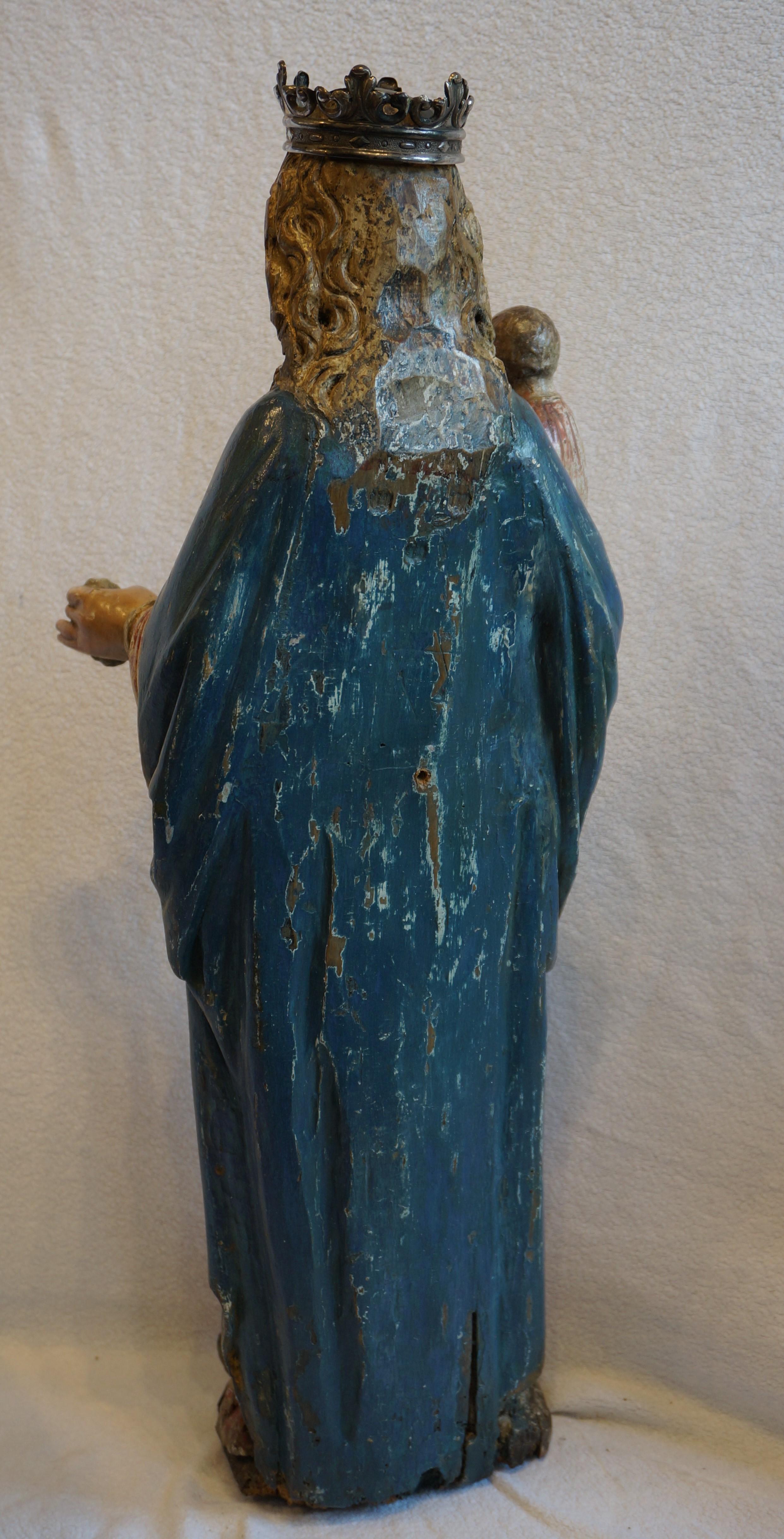 Antique Sculpture of Mary with the Child Jesus, Belgium, early 17th century For Sale 11