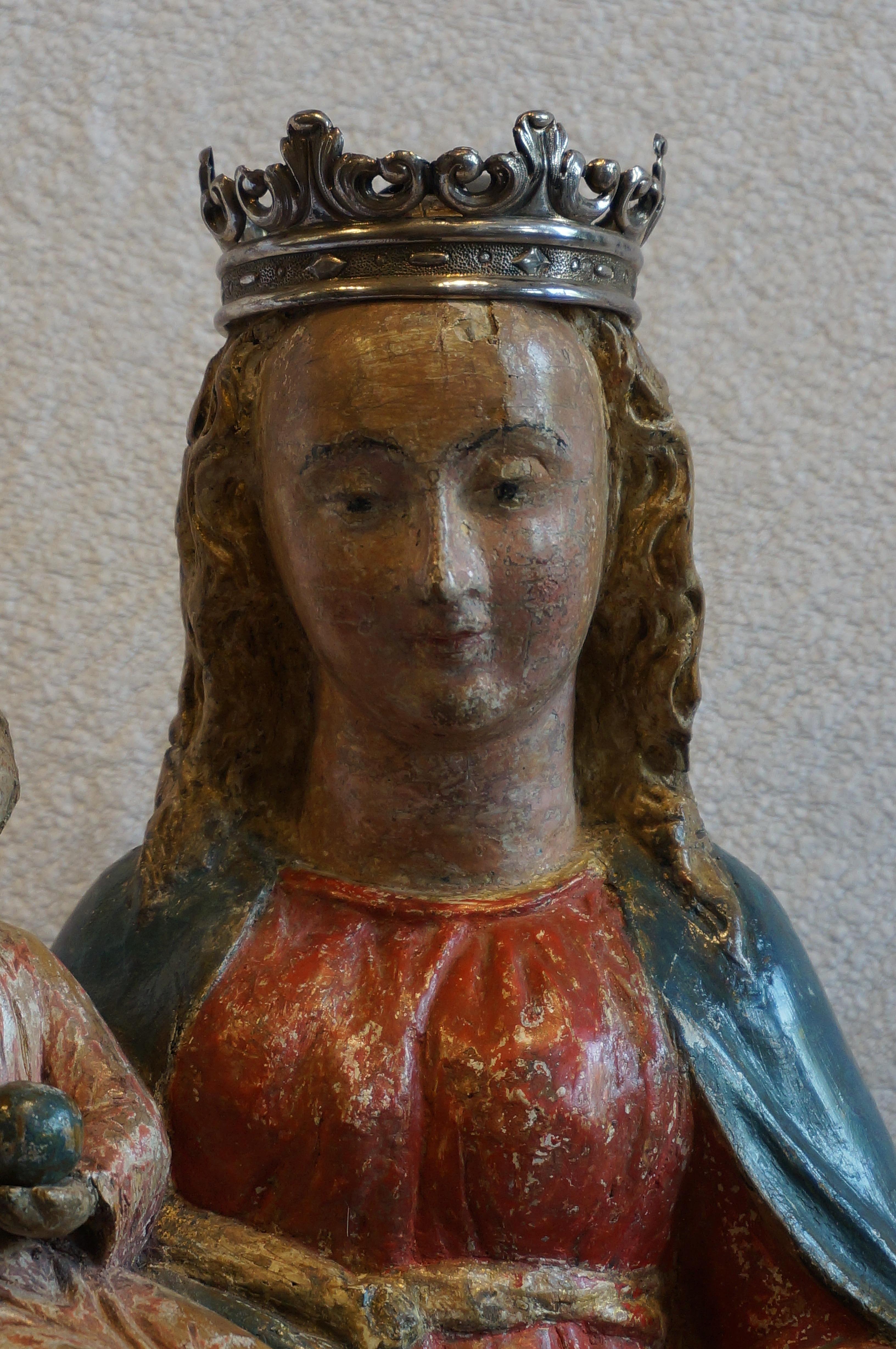 Antique Sculpture of Mary with the Child Jesus, Belgium, early 17th century In Good Condition For Sale In DEVENTER, NL